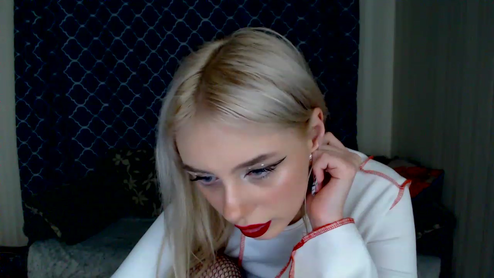 Gallery image thumbnail from Ririma_xo's myfreecams stream on, 03/13/2023, 16:23 image 10 of 20