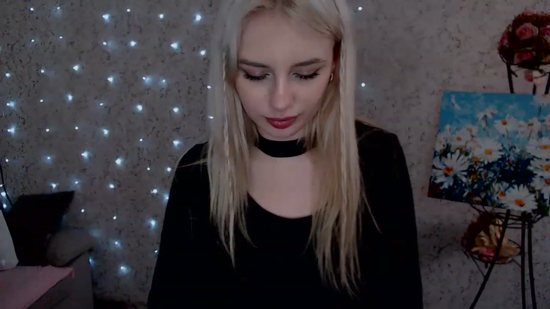 Gallery image thumbnail from Ririma_xo's myfreecams stream on, 03/26/2023, 12:13 image 18 of 20