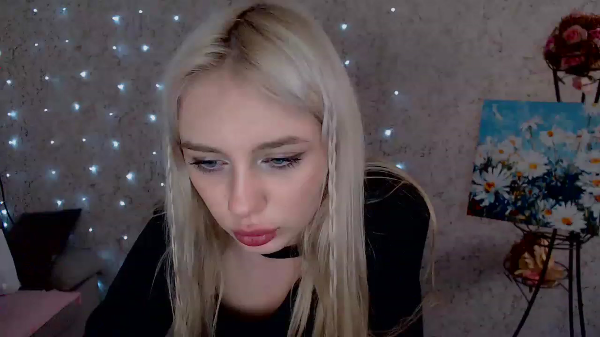 Gallery image thumbnail from Ririma_xo's myfreecams stream on, 03/26/2023, 12:13 image 14 of 20