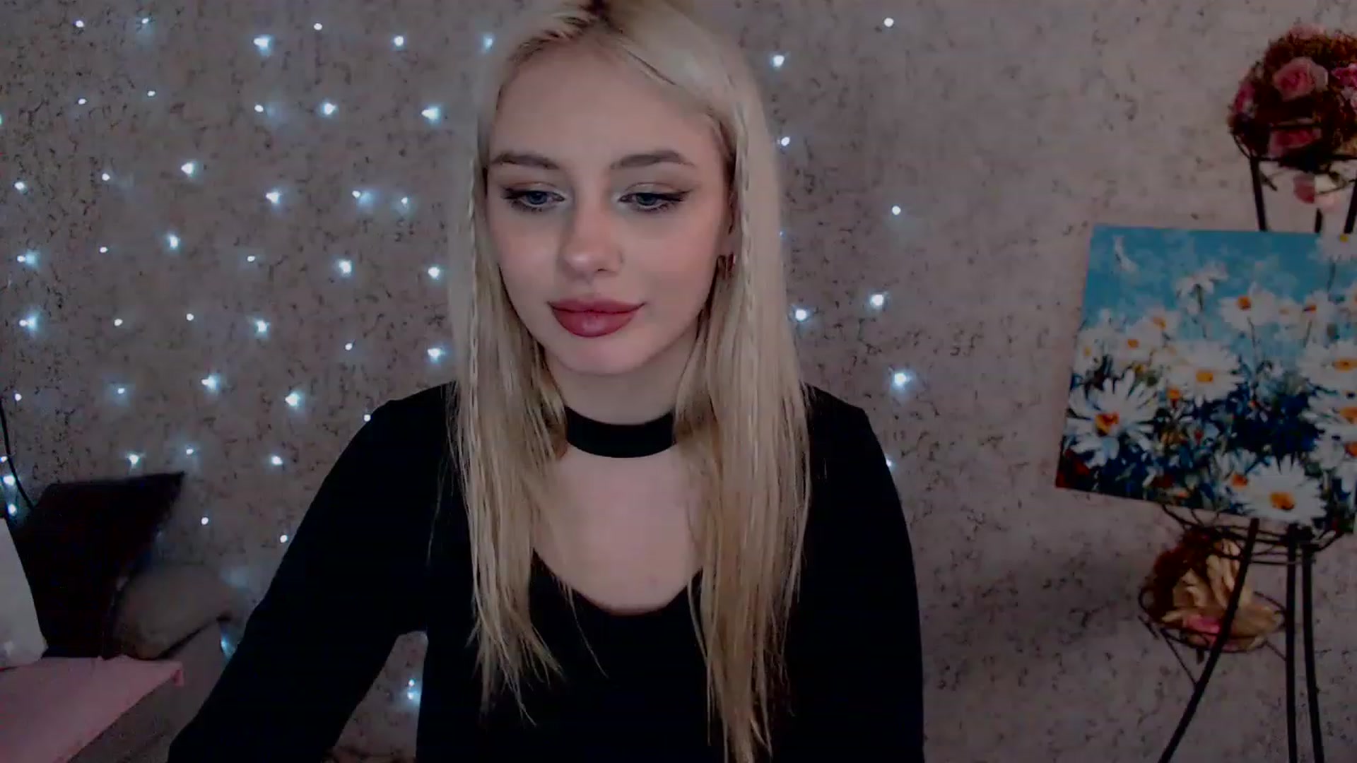 Gallery image thumbnail from Ririma_xo's myfreecams stream on, 03/26/2023, 12:13 image 1 of 20