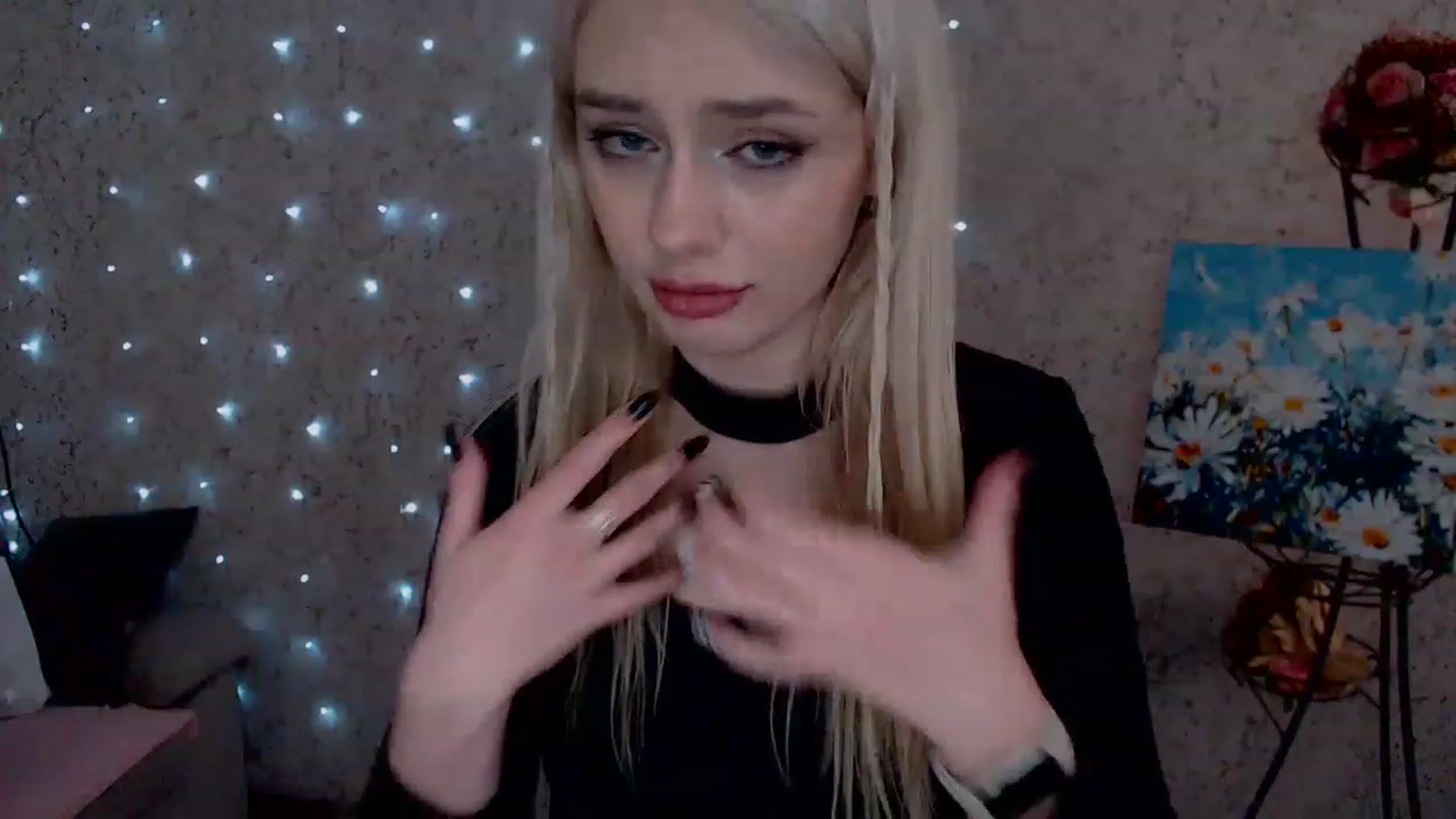 Gallery image thumbnail from Ririma_xo's myfreecams stream on, 03/26/2023, 12:13 image 6 of 20