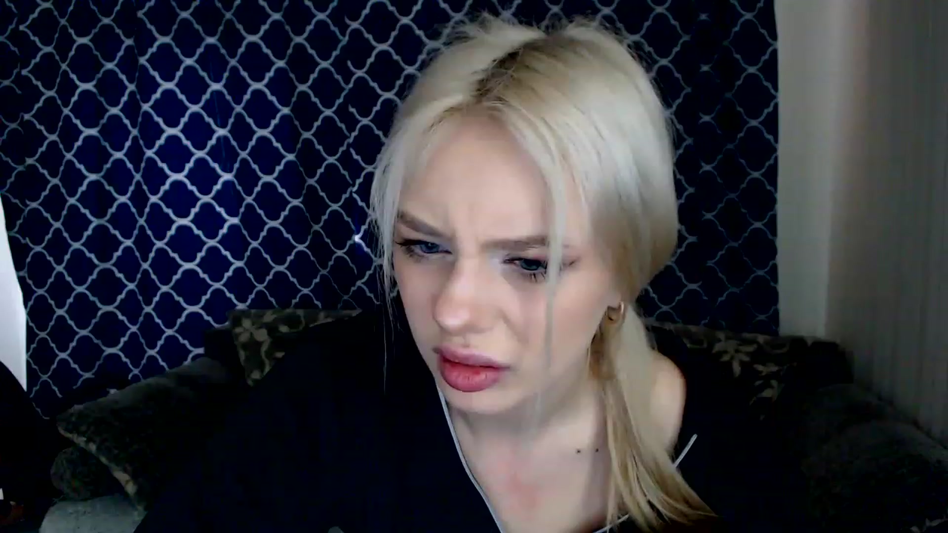 Gallery image thumbnail from Ririma_xo's myfreecams stream on, 04/04/2023, 09:21 image 4 of 20