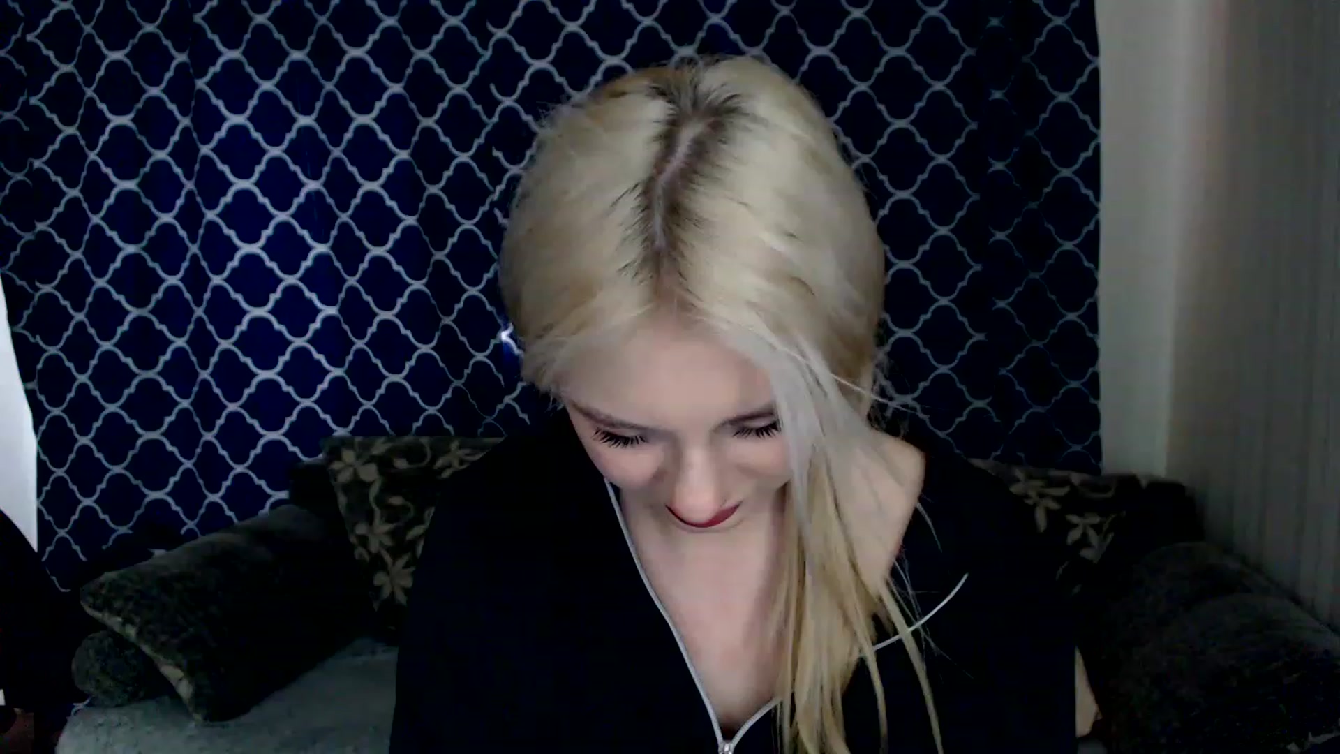 Gallery image thumbnail from Ririma_xo's myfreecams stream on, 04/04/2023, 09:21 image 13 of 20