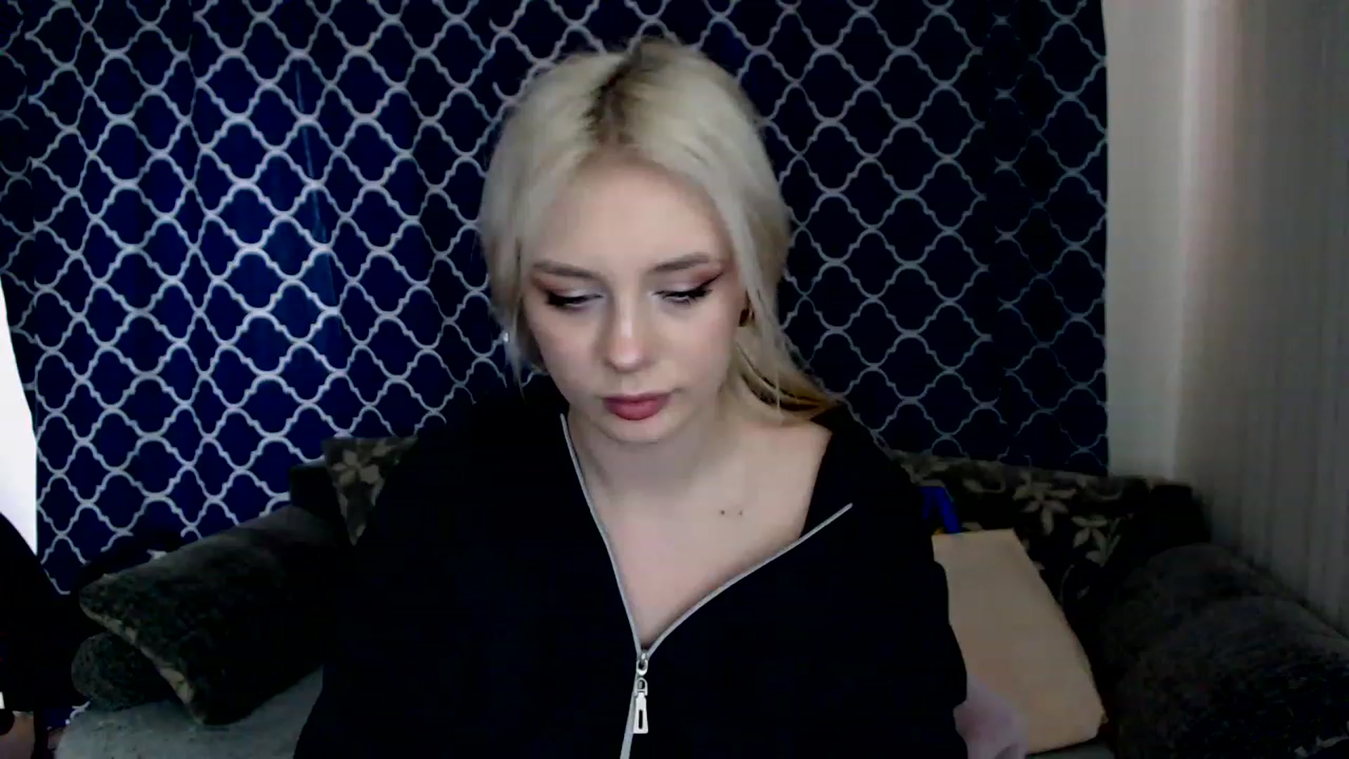 Gallery image thumbnail from Ririma_xo's myfreecams stream on, 04/04/2023, 09:21 image 19 of 20