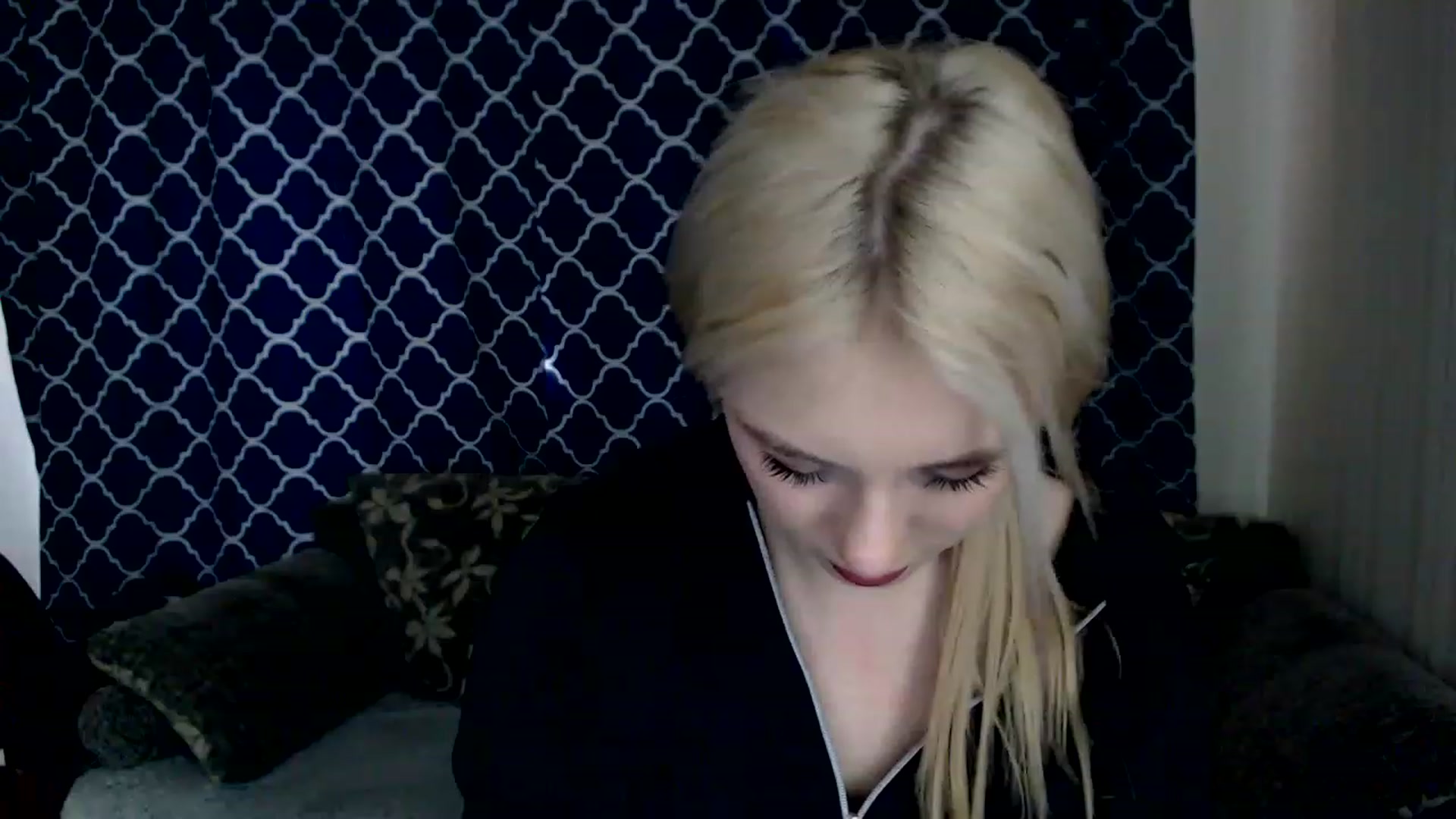 Gallery image thumbnail from Ririma_xo's myfreecams stream on, 04/04/2023, 09:21 image 9 of 20