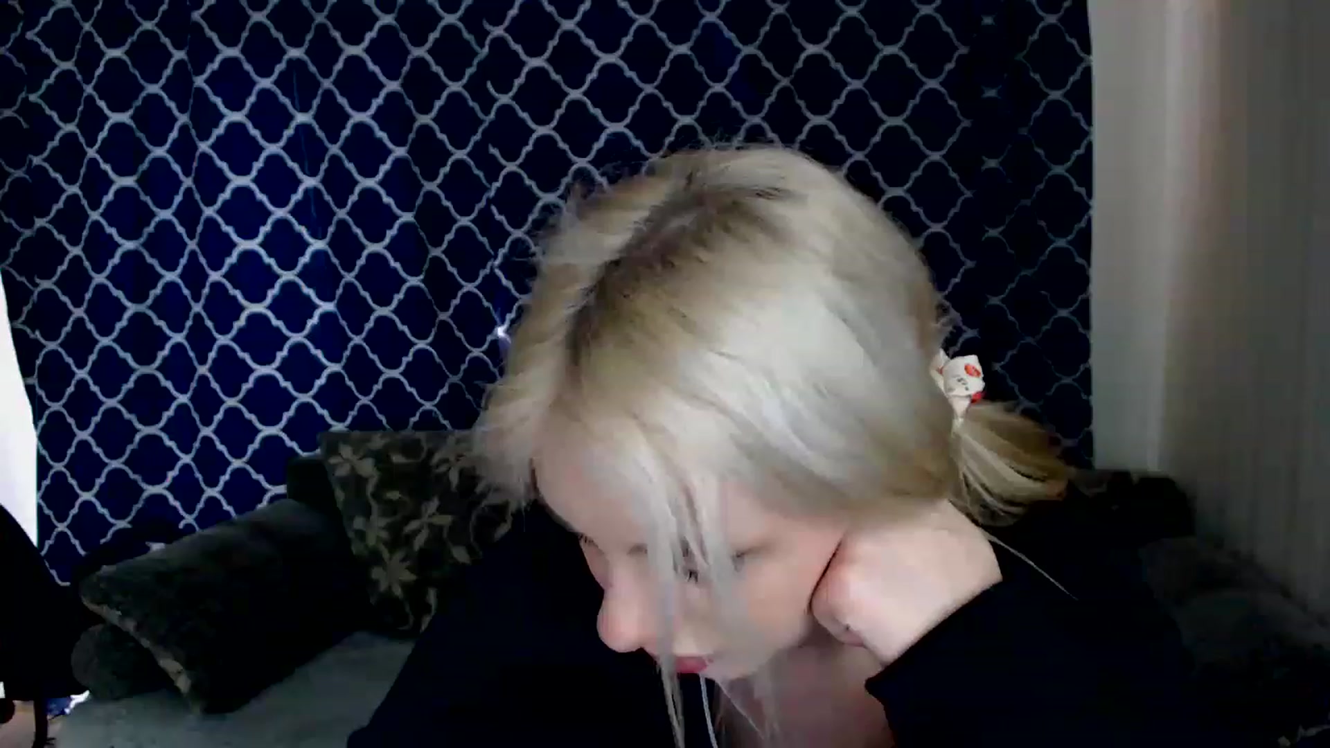 Gallery image thumbnail from Ririma_xo's myfreecams stream on, 04/04/2023, 09:21 image 15 of 20
