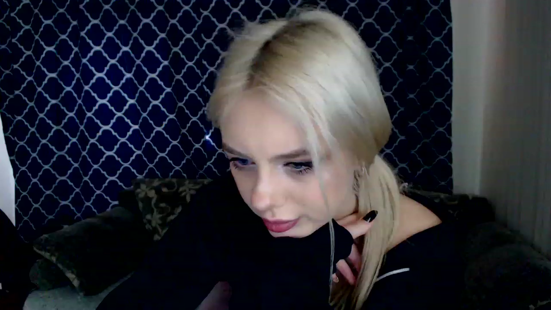 Gallery image thumbnail from Ririma_xo's myfreecams stream on, 04/04/2023, 09:21 image 8 of 20