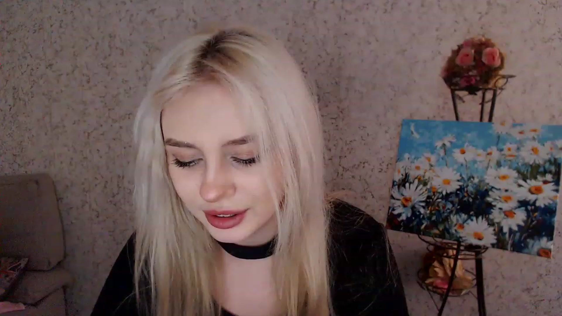 Gallery image thumbnail from Ririma_xo's myfreecams stream on, 04/06/2023, 12:16 image 9 of 20