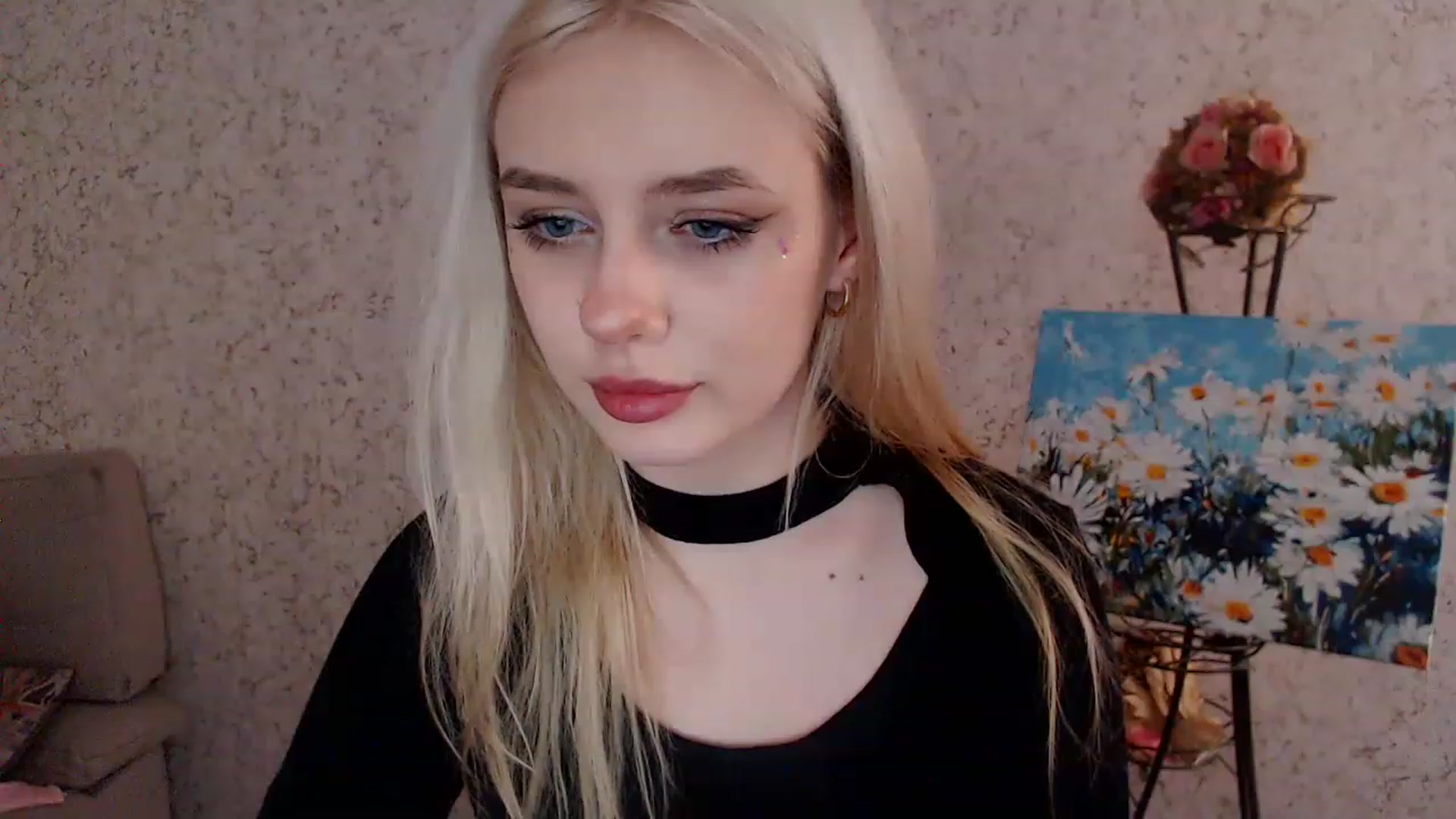 Gallery image thumbnail from Ririma_xo's myfreecams stream on, 04/06/2023, 12:16 image 18 of 20