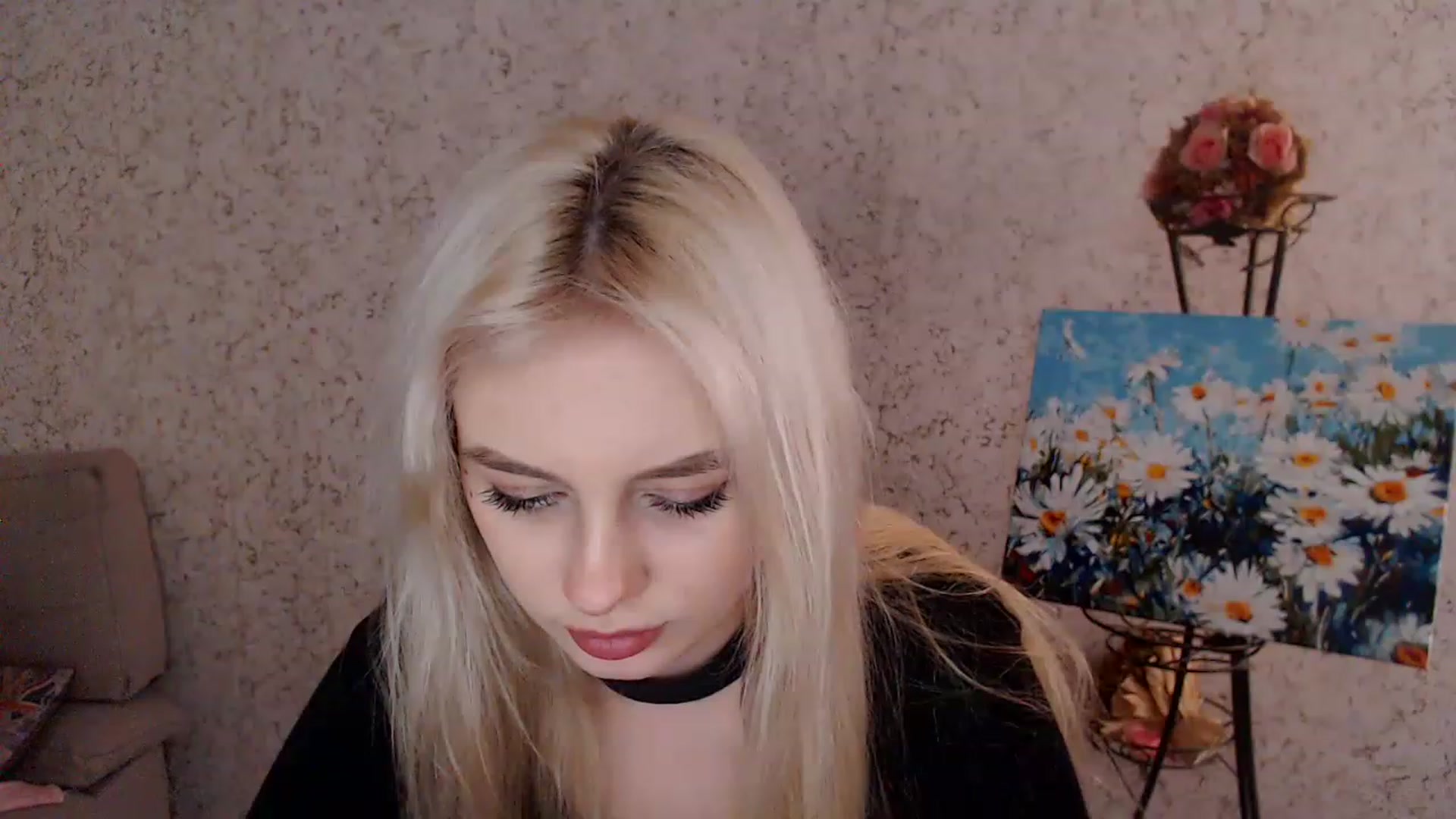Gallery image thumbnail from Ririma_xo's myfreecams stream on, 04/06/2023, 12:16 image 13 of 20