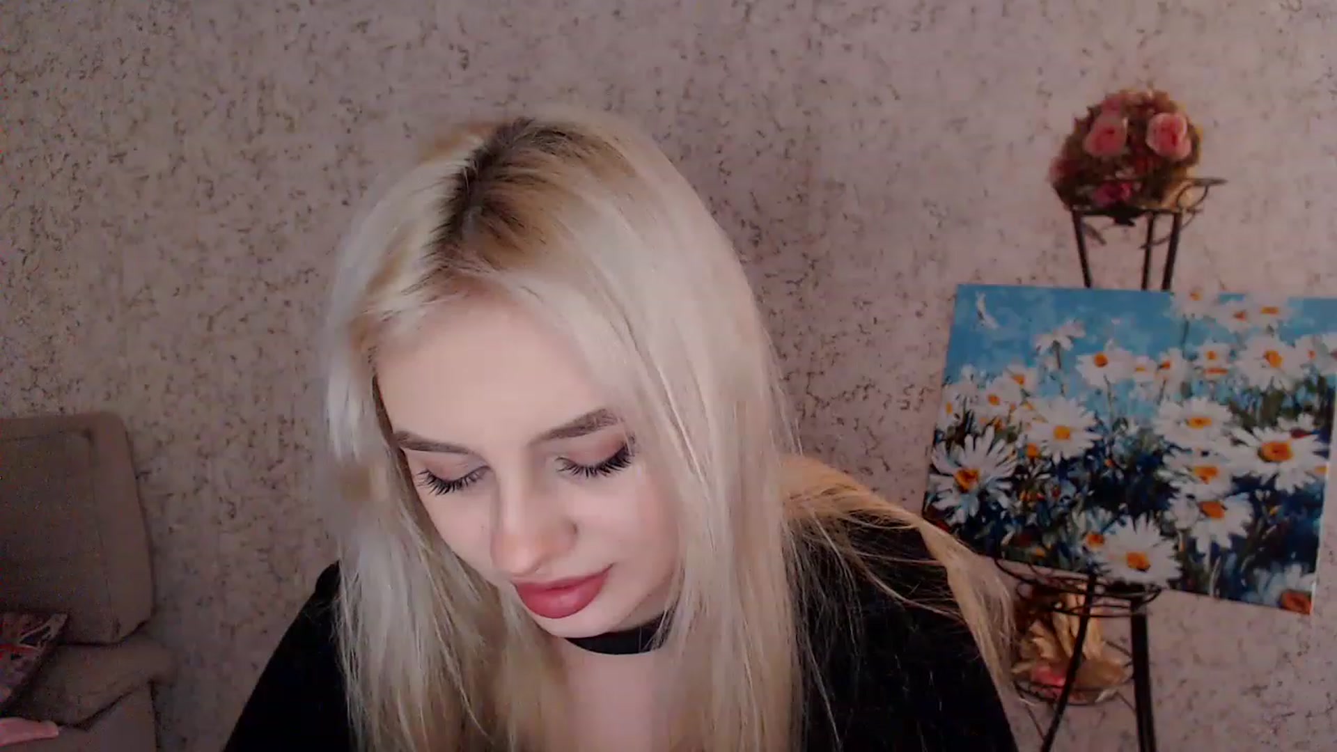 Gallery image thumbnail from Ririma_xo's myfreecams stream on, 04/06/2023, 12:16 image 11 of 20