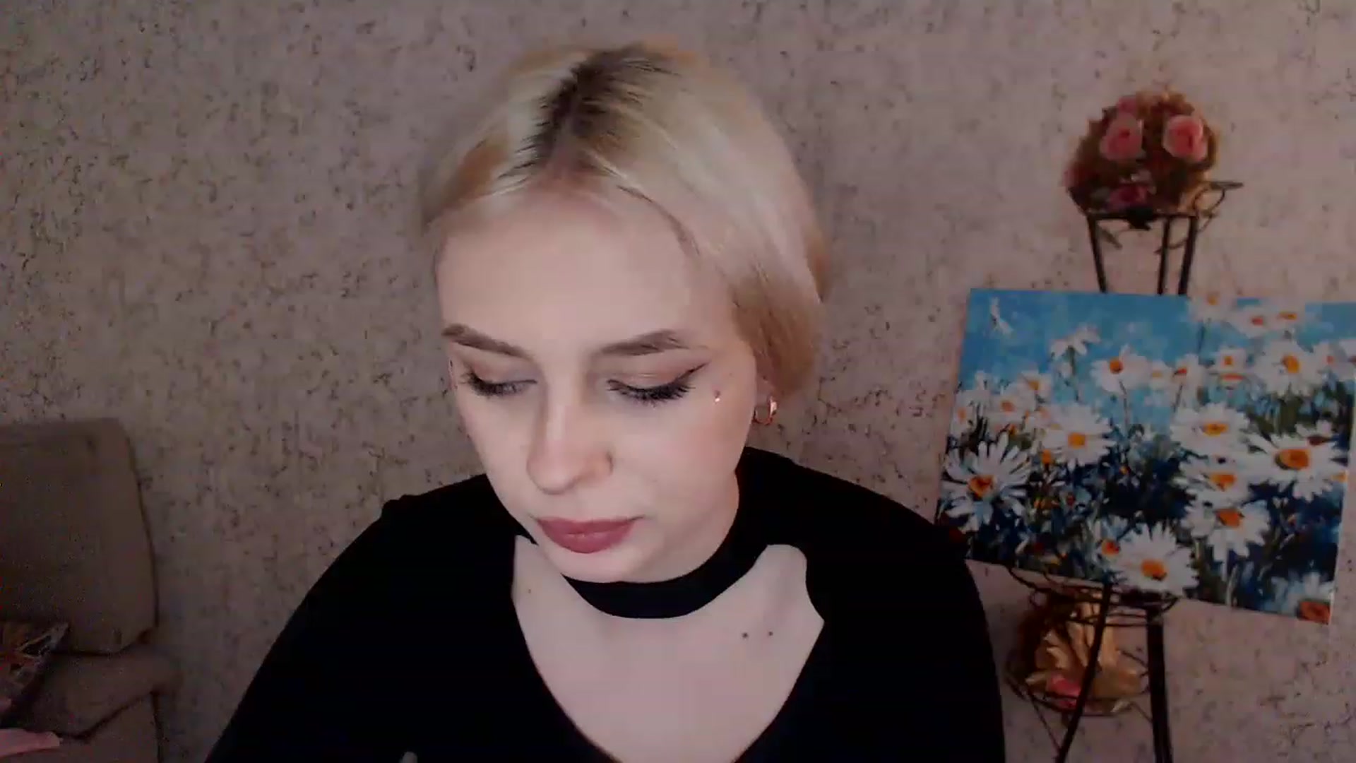 Gallery image thumbnail from Ririma_xo's myfreecams stream on, 04/06/2023, 12:16 image 17 of 20
