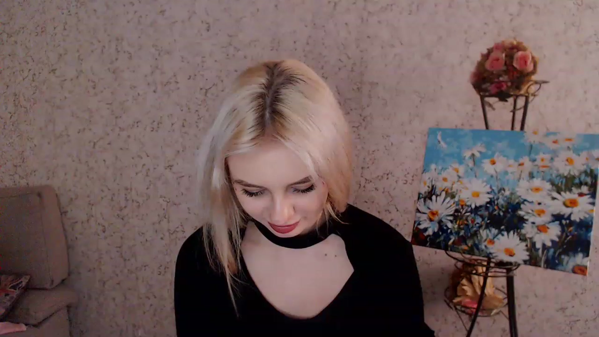 Gallery image thumbnail from Ririma_xo's myfreecams stream on, 04/06/2023, 12:16 image 15 of 20