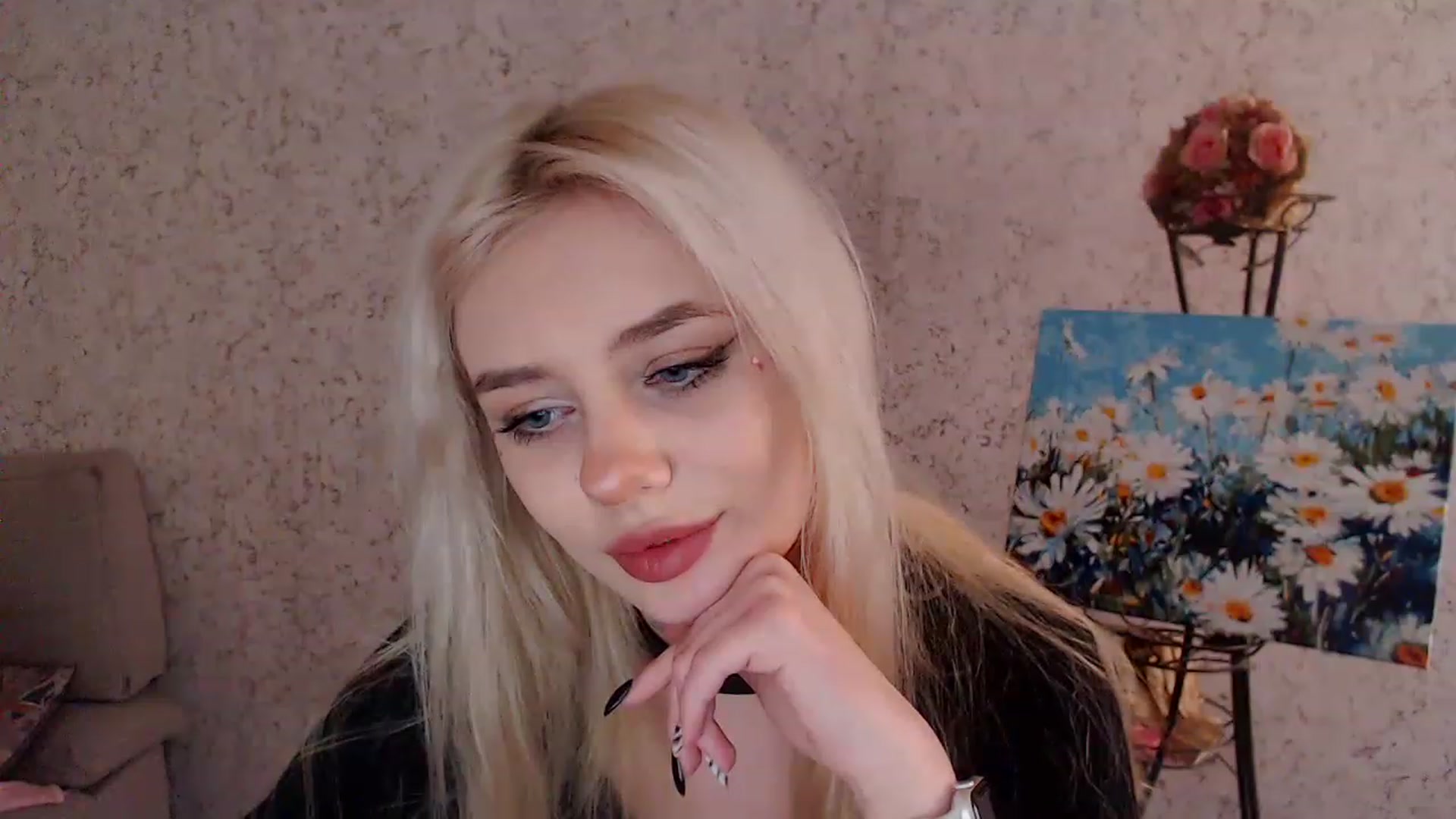 Gallery image thumbnail from Ririma_xo's myfreecams stream on, 04/06/2023, 12:16 image 10 of 20