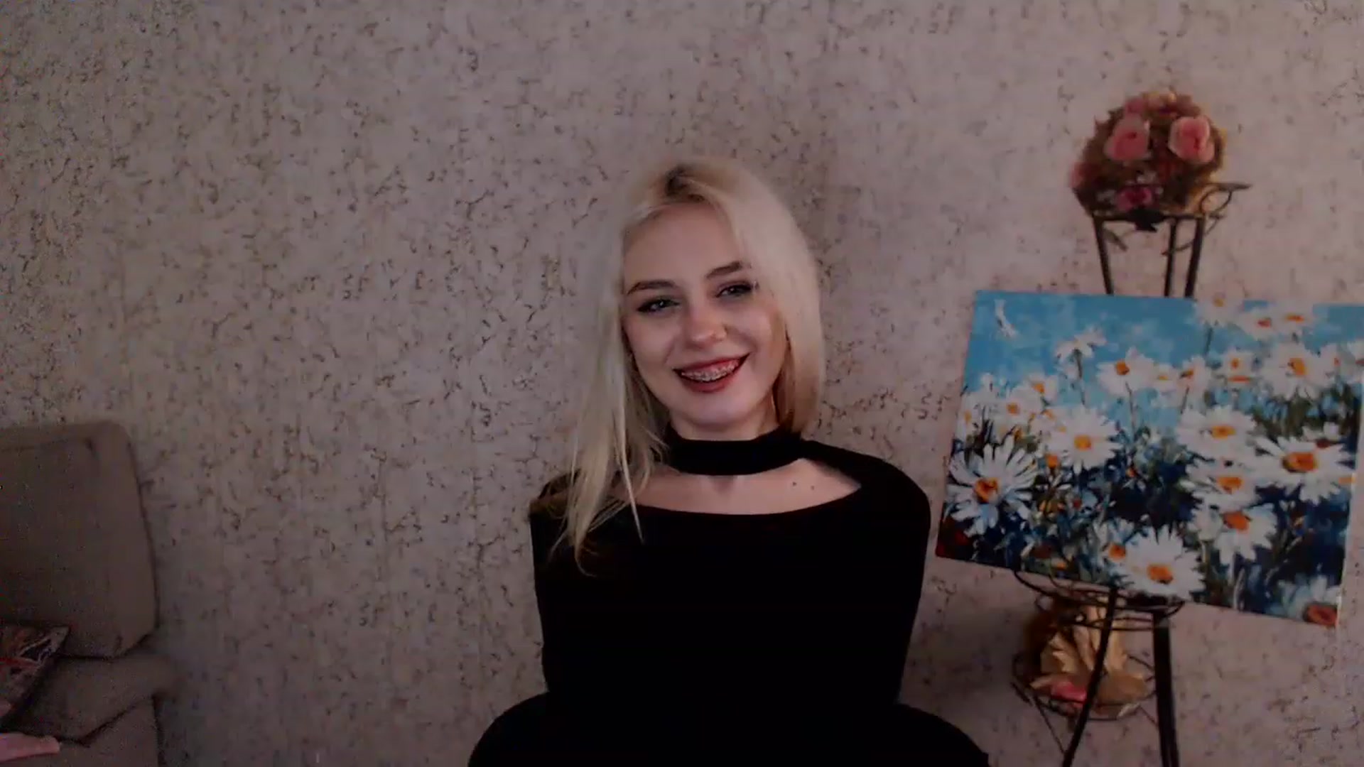 Gallery image thumbnail from Ririma_xo's myfreecams stream on, 04/06/2023, 12:16 image 16 of 20