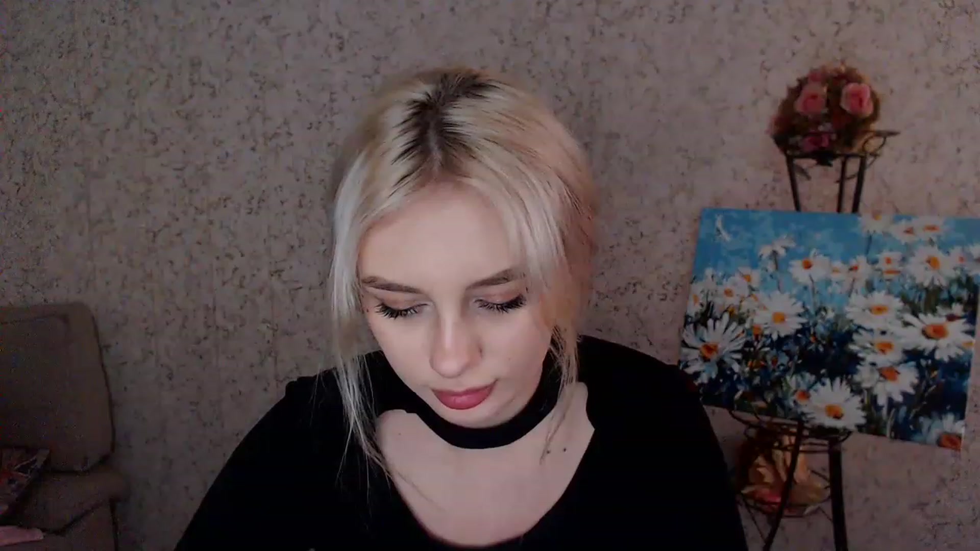Gallery image thumbnail from Ririma_xo's myfreecams stream on, 04/06/2023, 12:16 image 4 of 20