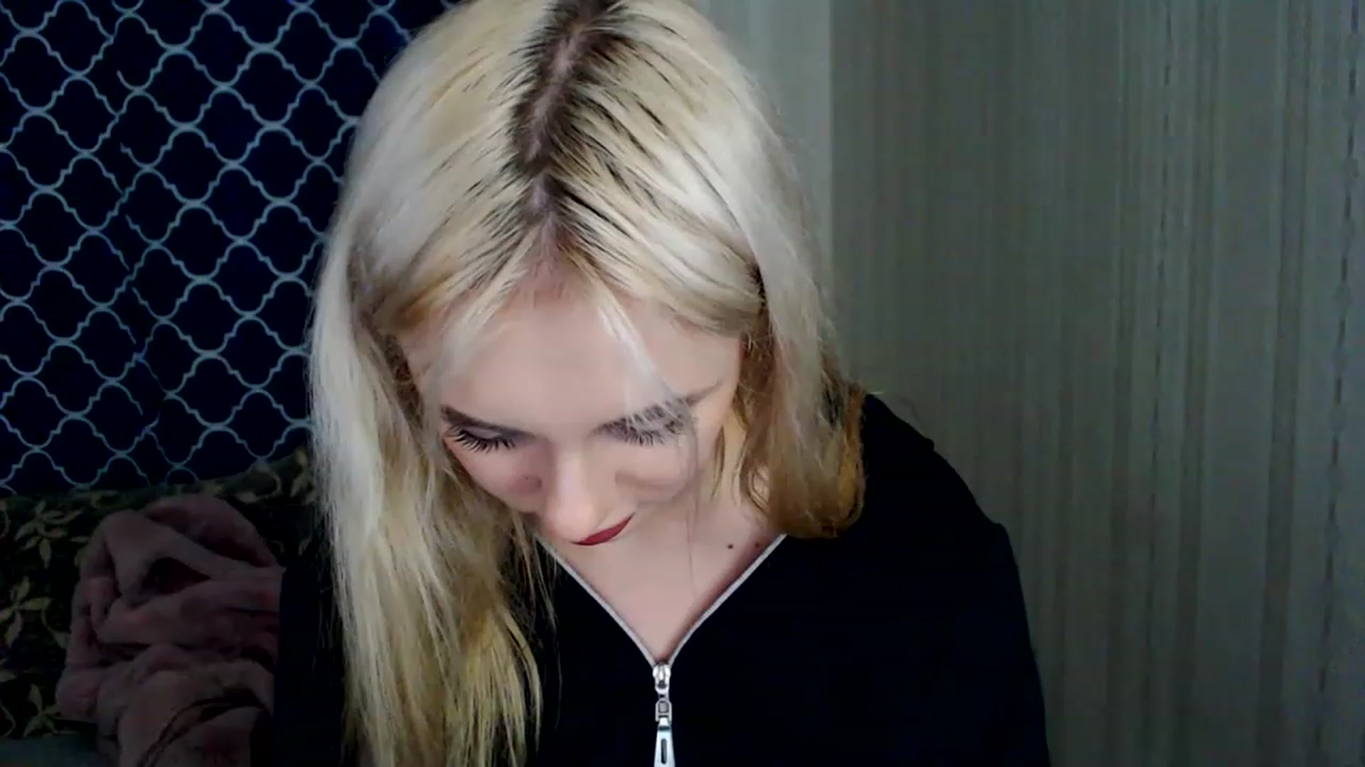 Gallery image thumbnail from Ririma_xo's myfreecams stream on, 04/09/2023, 15:42 image 5 of 20