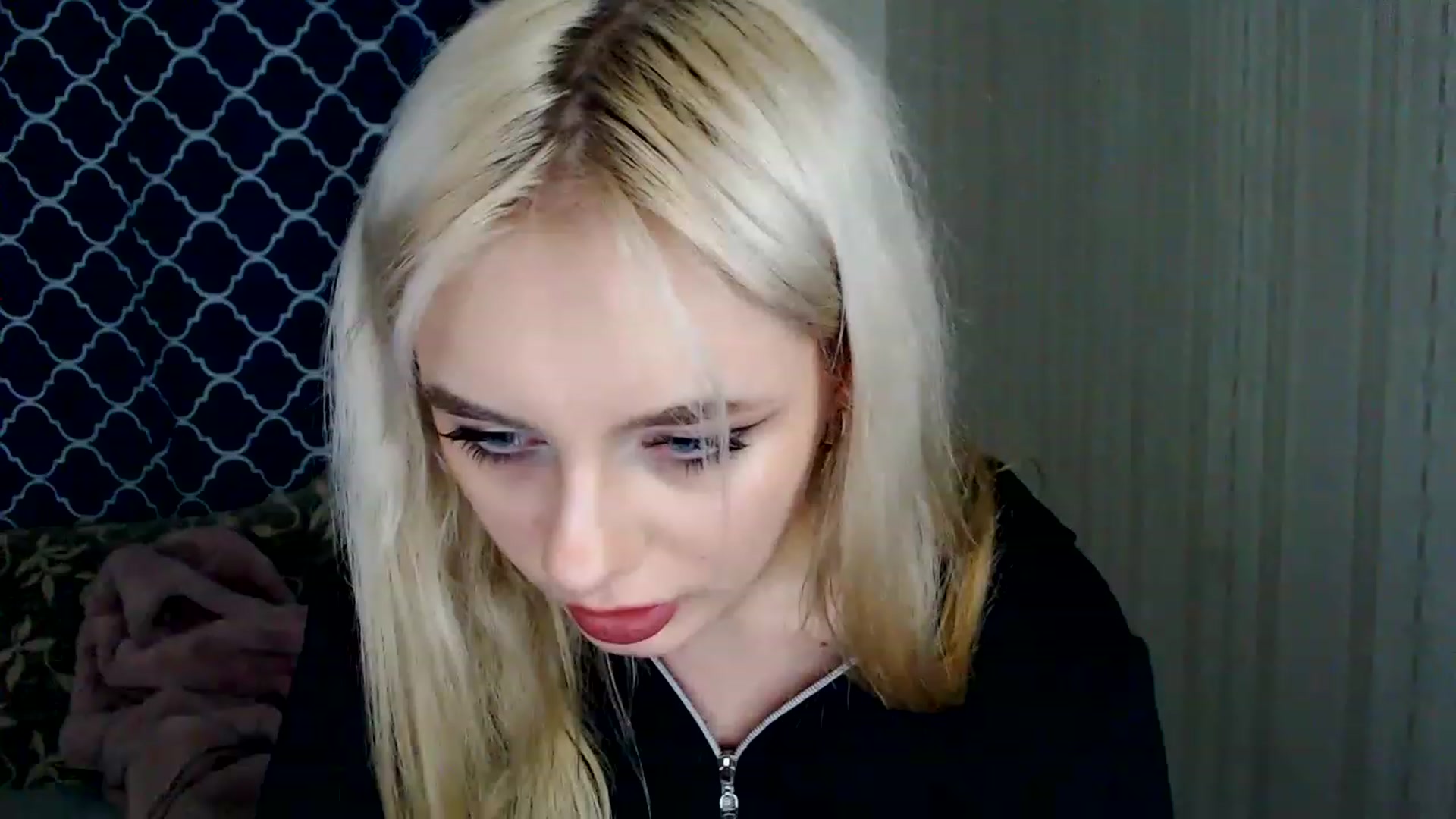 Gallery image thumbnail from Ririma_xo's myfreecams stream on, 04/09/2023, 15:42 image 6 of 20