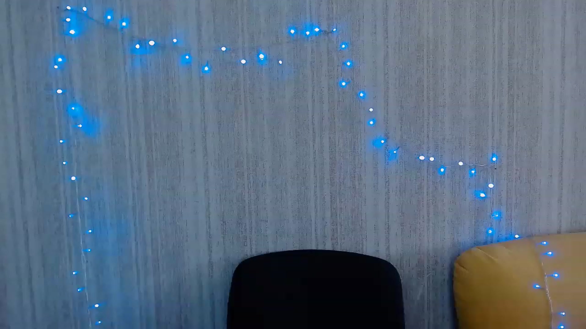 Gallery image thumbnail from Ririma_xo's myfreecams stream on, 04/18/2023, 11:37 image 14 of 20