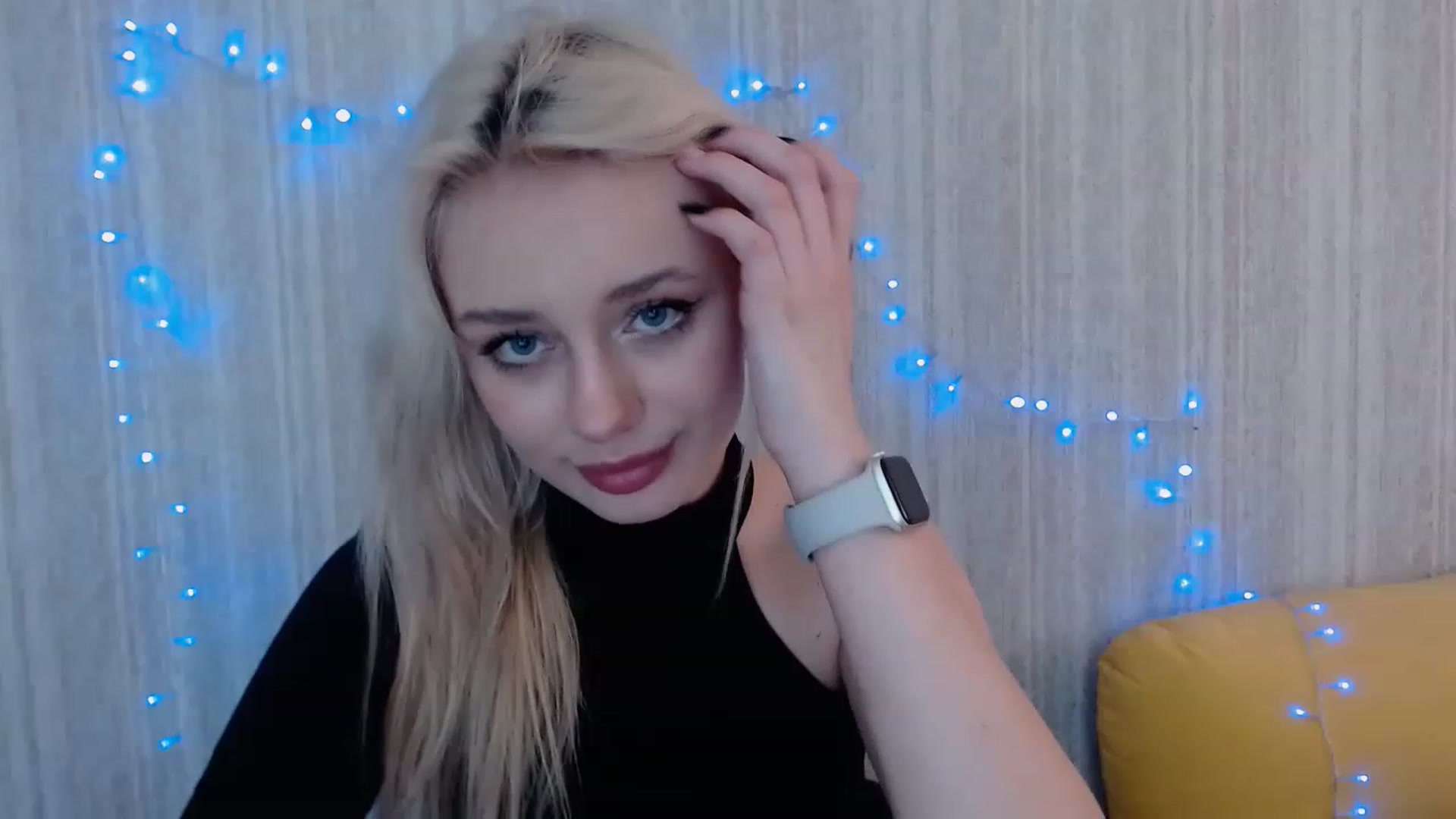 Gallery image thumbnail from Ririma_xo's myfreecams stream on, 04/18/2023, 11:37 image 6 of 20