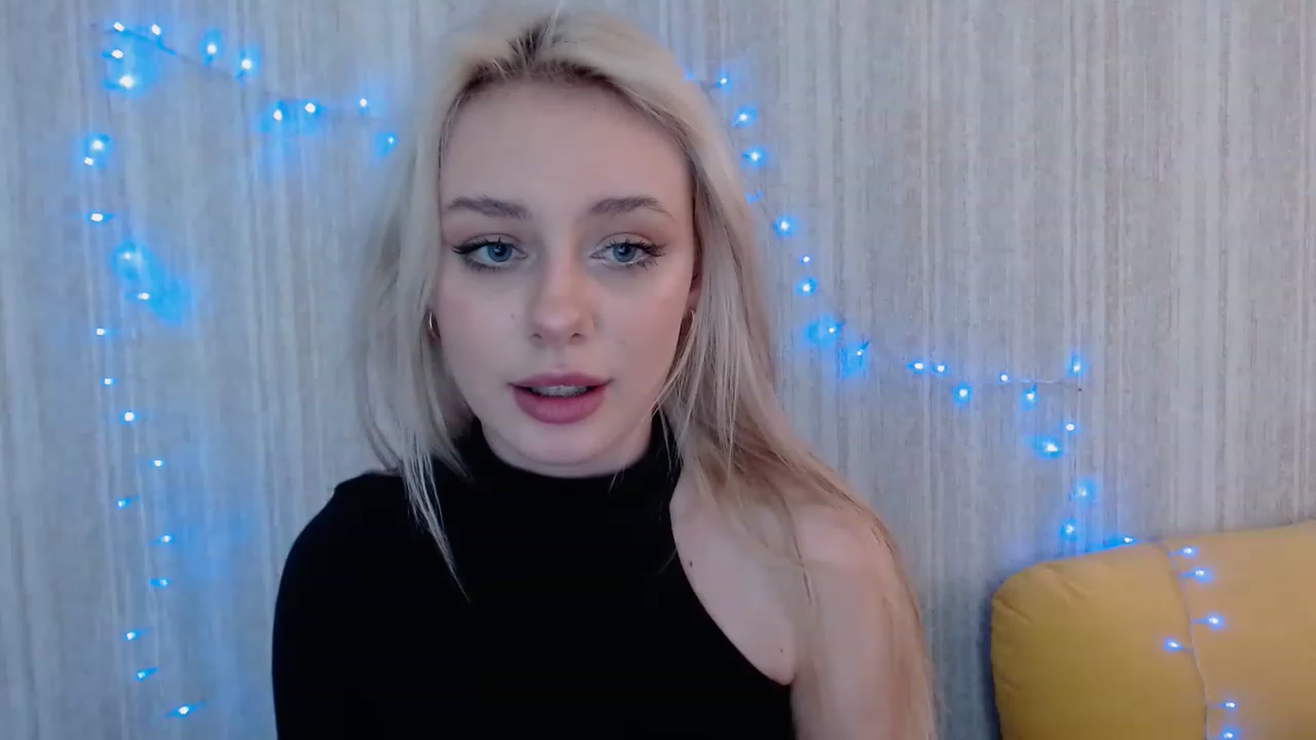 Gallery image thumbnail from Ririma_xo's myfreecams stream on, 04/18/2023, 11:37 image 8 of 20