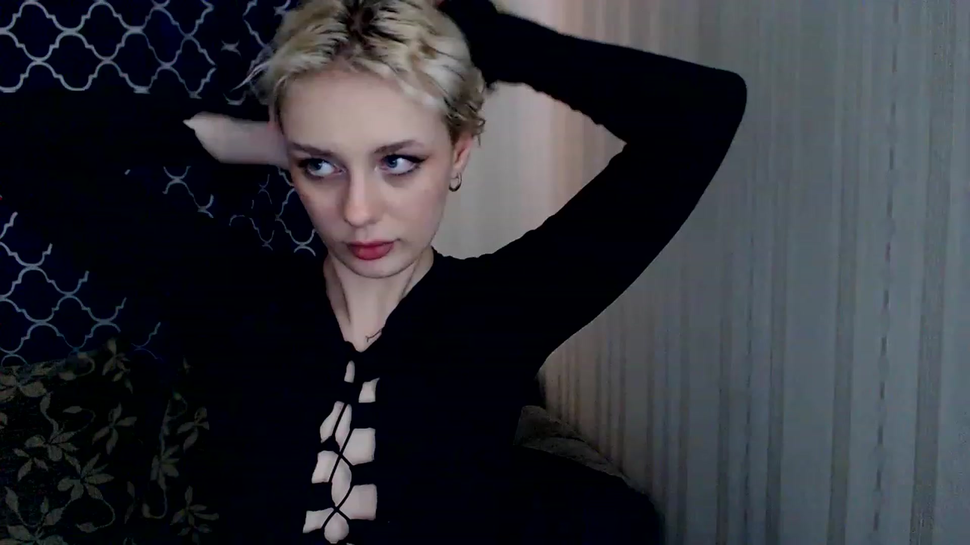 Gallery image thumbnail from Ririma_xo's myfreecams stream on, 04/19/2023, 12:10 image 2 of 20