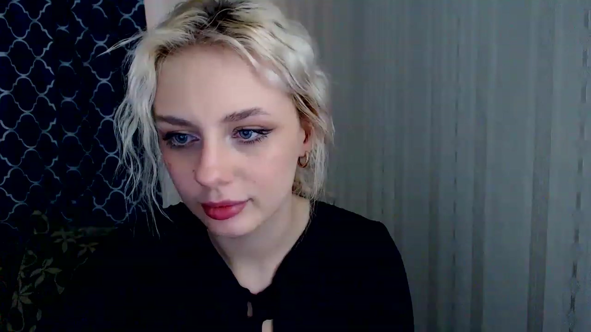 Gallery image thumbnail from Ririma_xo's myfreecams stream on, 04/19/2023, 12:10 image 14 of 20