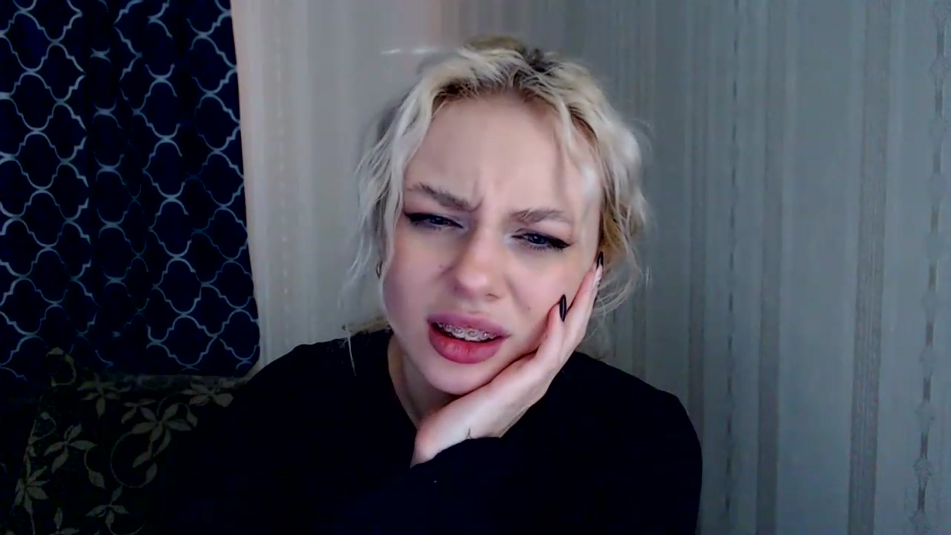 Gallery image thumbnail from Ririma_xo's myfreecams stream on, 04/19/2023, 12:10 image 7 of 20