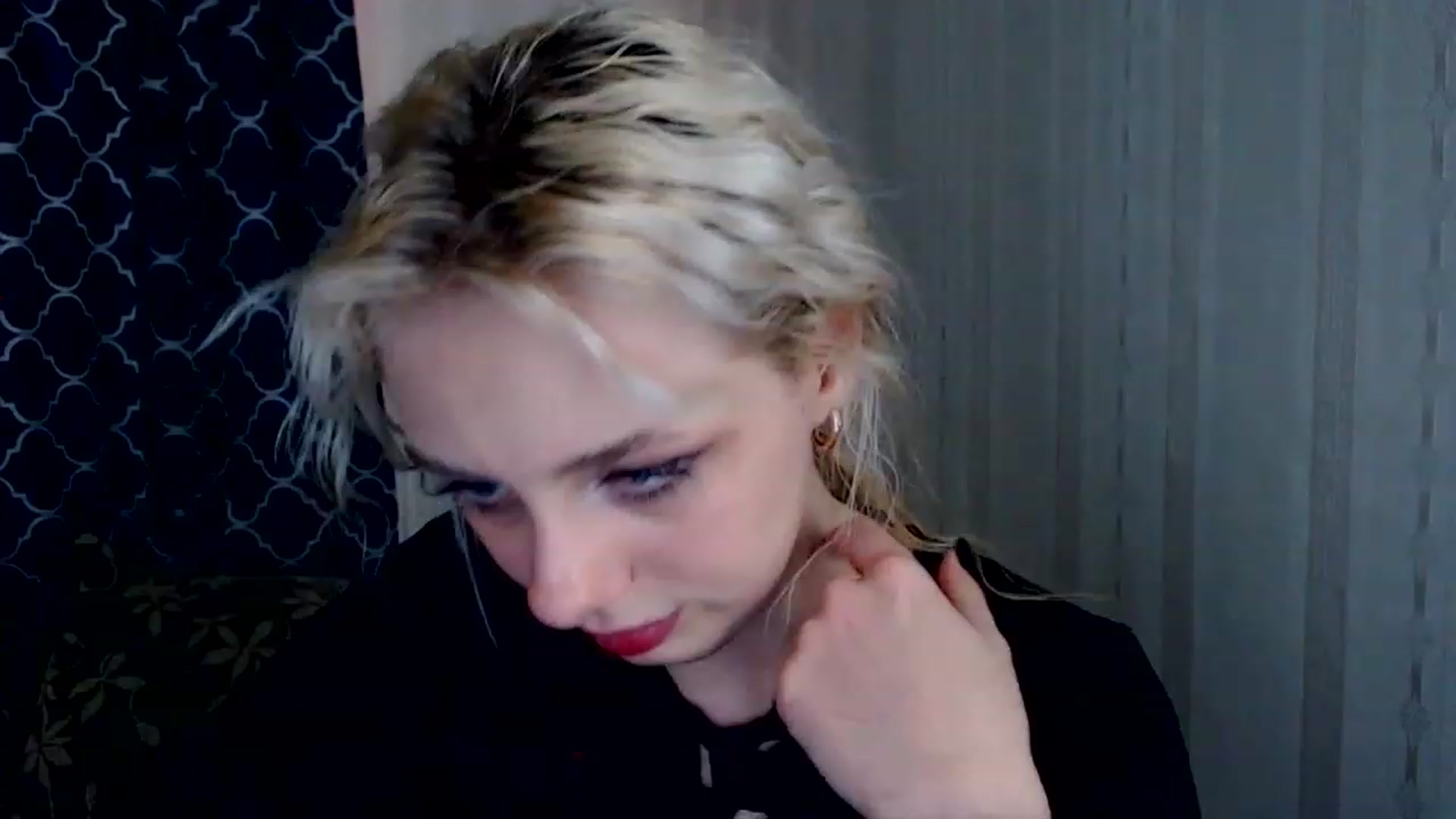 Gallery image thumbnail from Ririma_xo's myfreecams stream on, 04/19/2023, 12:10 image 9 of 20