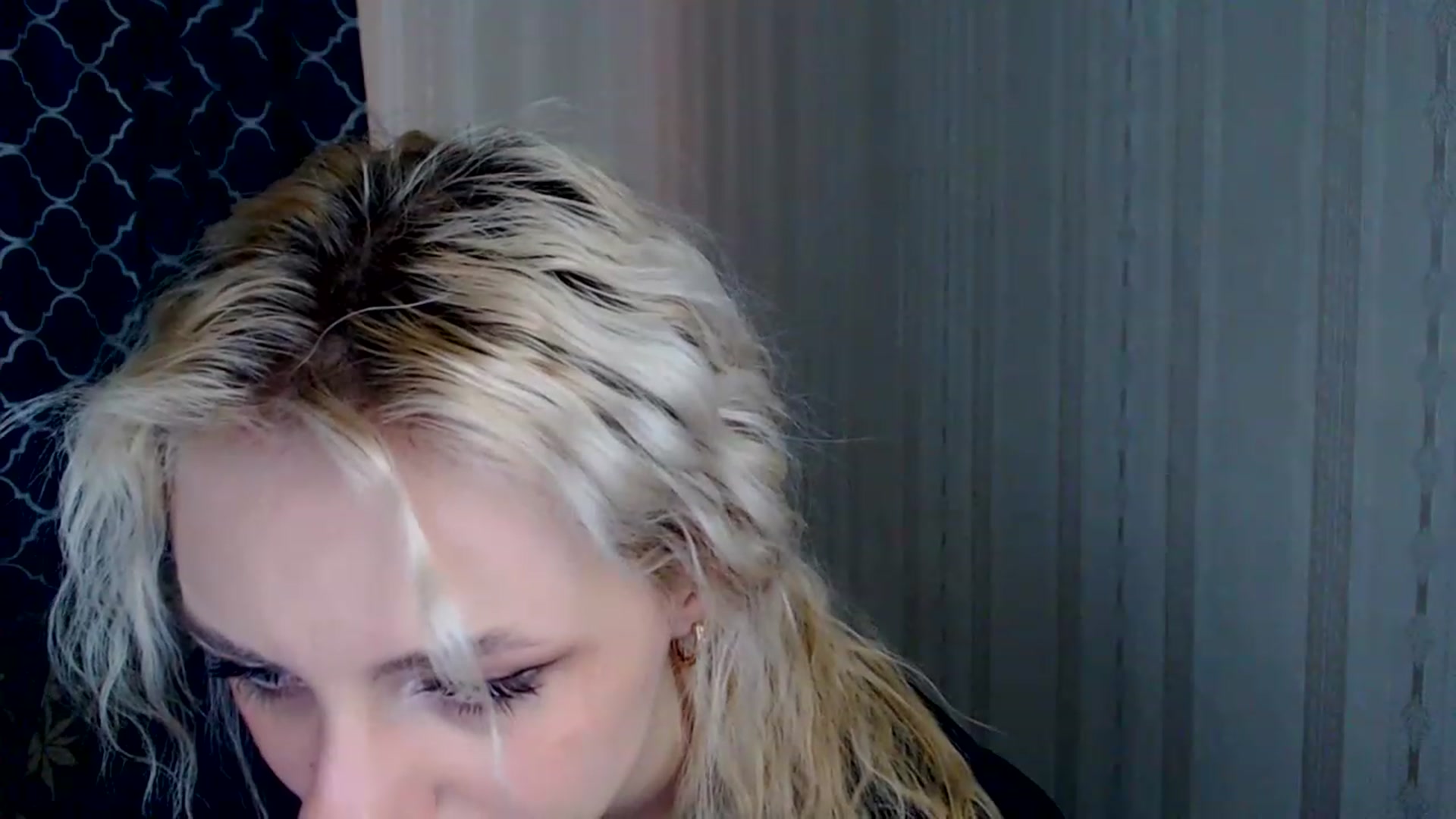 Gallery image thumbnail from Ririma_xo's myfreecams stream on, 04/19/2023, 12:10 image 11 of 20