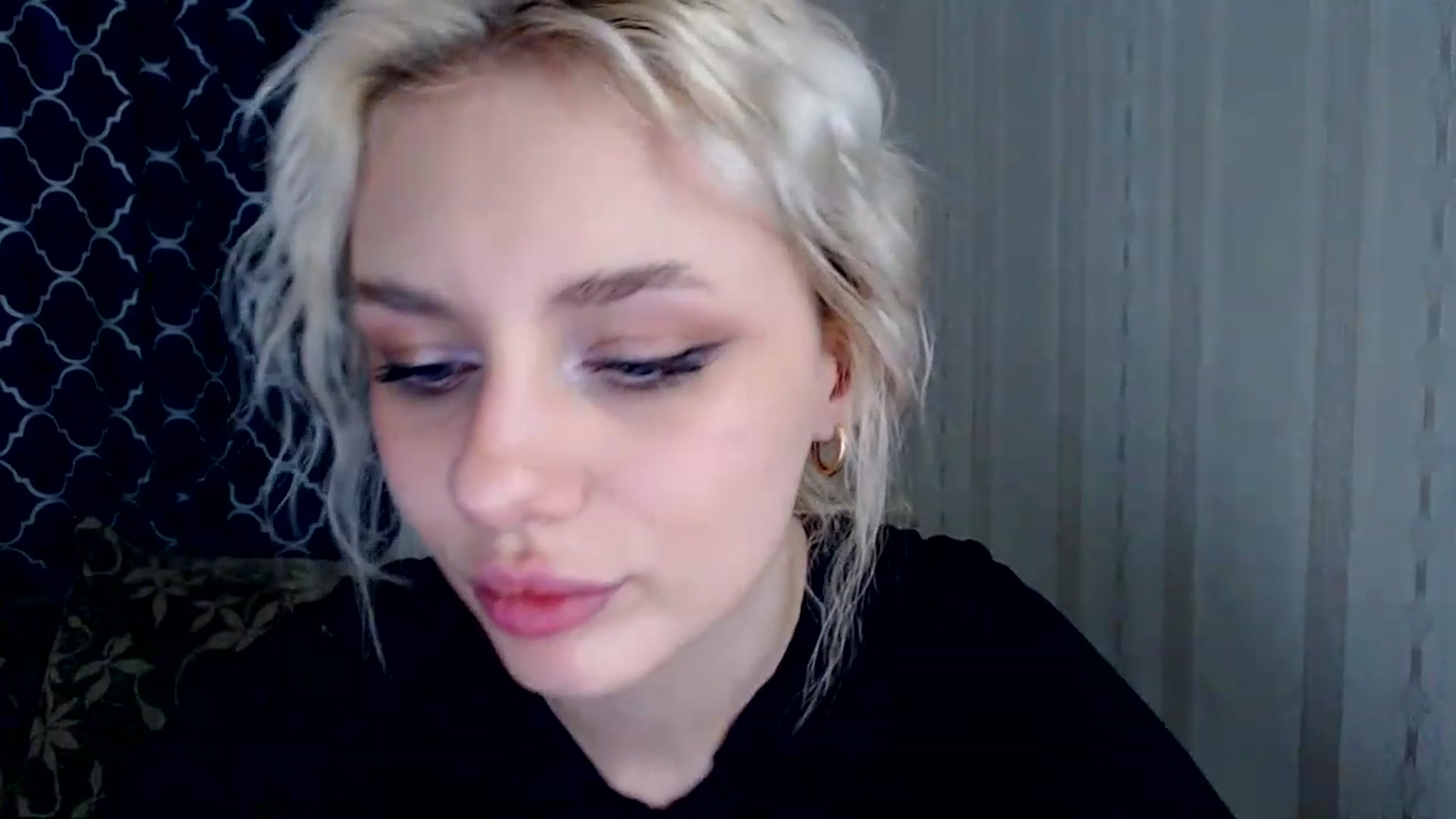 Gallery image thumbnail from Ririma_xo's myfreecams stream on, 04/19/2023, 12:10 image 15 of 20