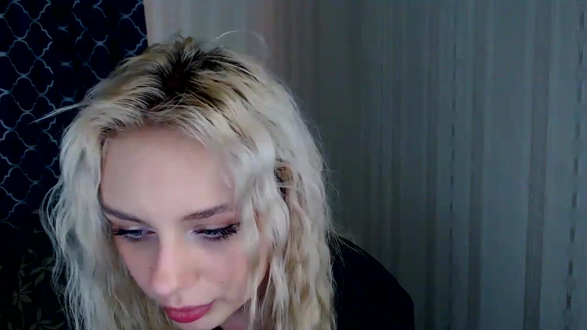 Gallery image thumbnail from Ririma_xo's myfreecams stream on, 04/19/2023, 12:10 image 18 of 20