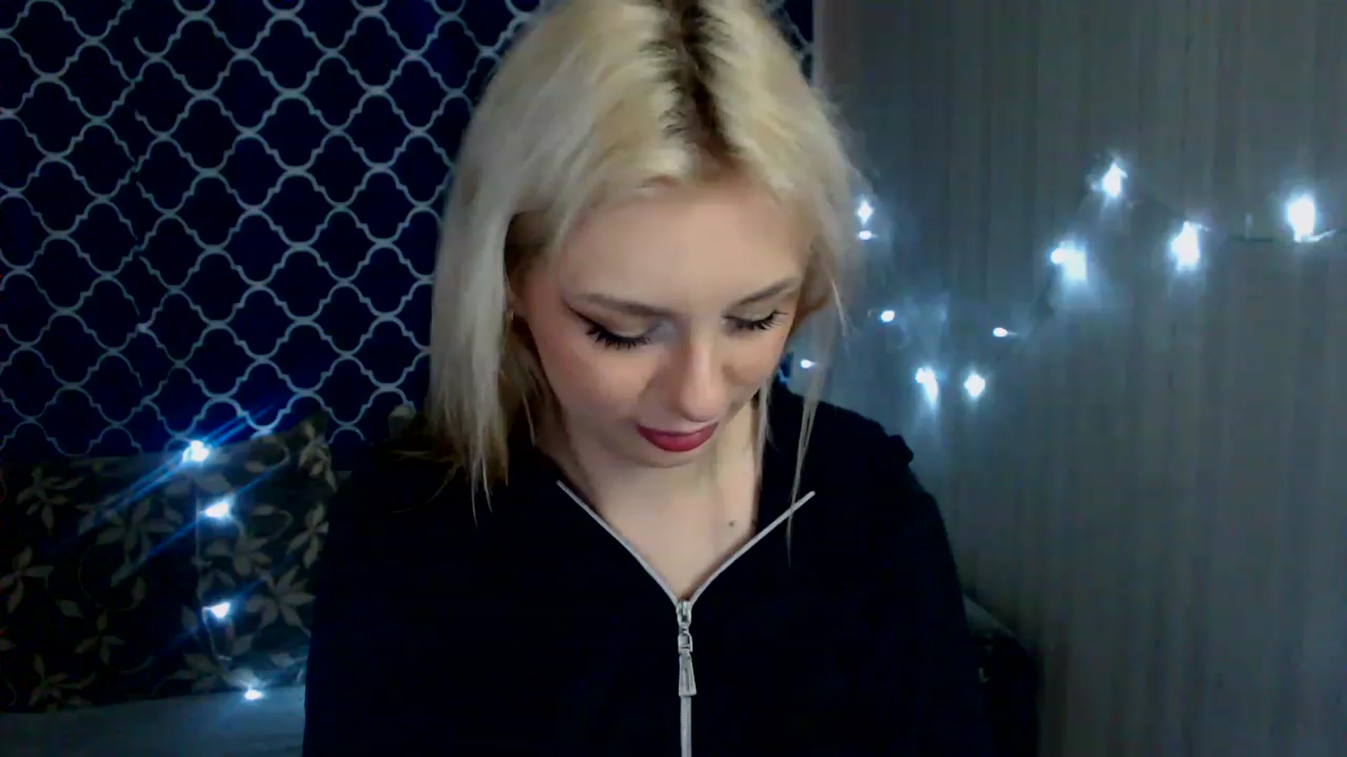 Gallery image thumbnail from Ririma_xo's myfreecams stream on, 04/22/2023, 09:16 image 4 of 20