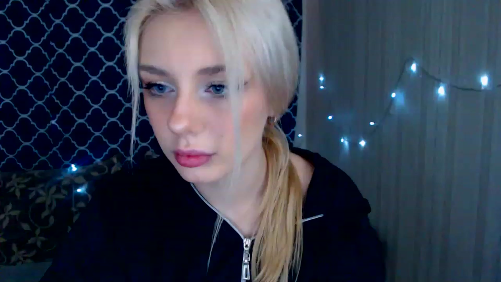 Gallery image thumbnail from Ririma_xo's myfreecams stream on, 04/22/2023, 09:16 image 8 of 20