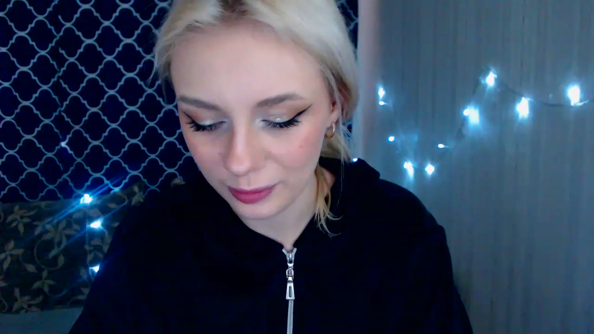 Gallery image thumbnail from Ririma_xo's myfreecams stream on, 04/22/2023, 09:16 image 17 of 20