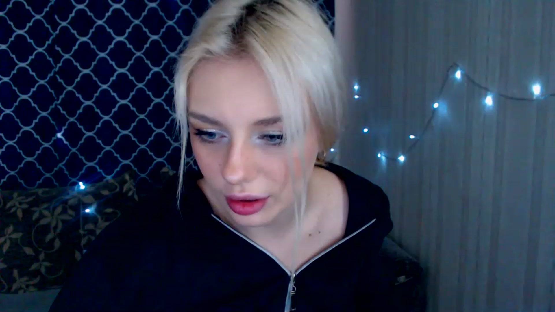 Gallery image thumbnail from Ririma_xo's myfreecams stream on, 04/22/2023, 09:16 image 13 of 20
