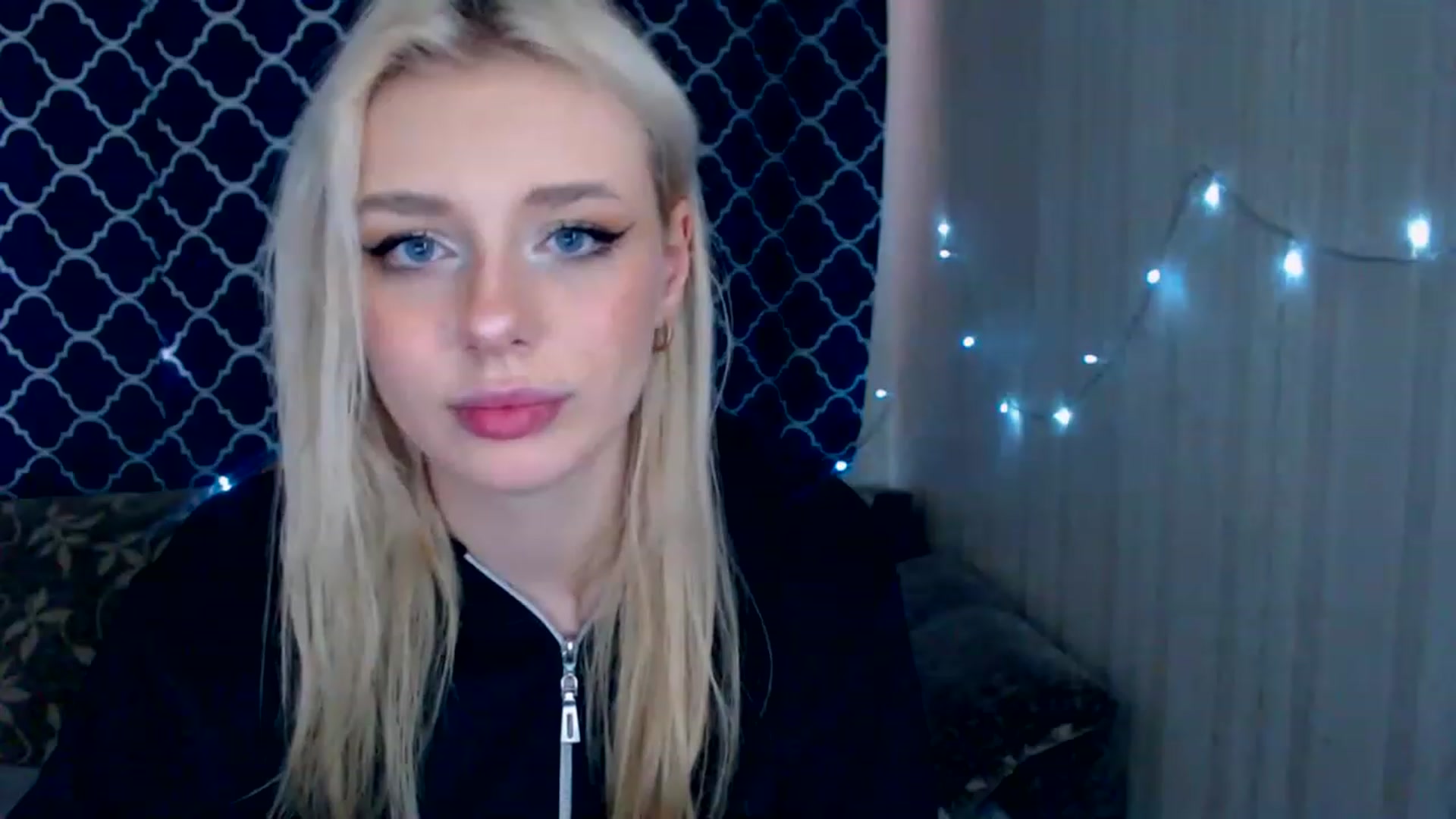 Gallery image thumbnail from Ririma_xo's myfreecams stream on, 04/22/2023, 10:15 image 11 of 20