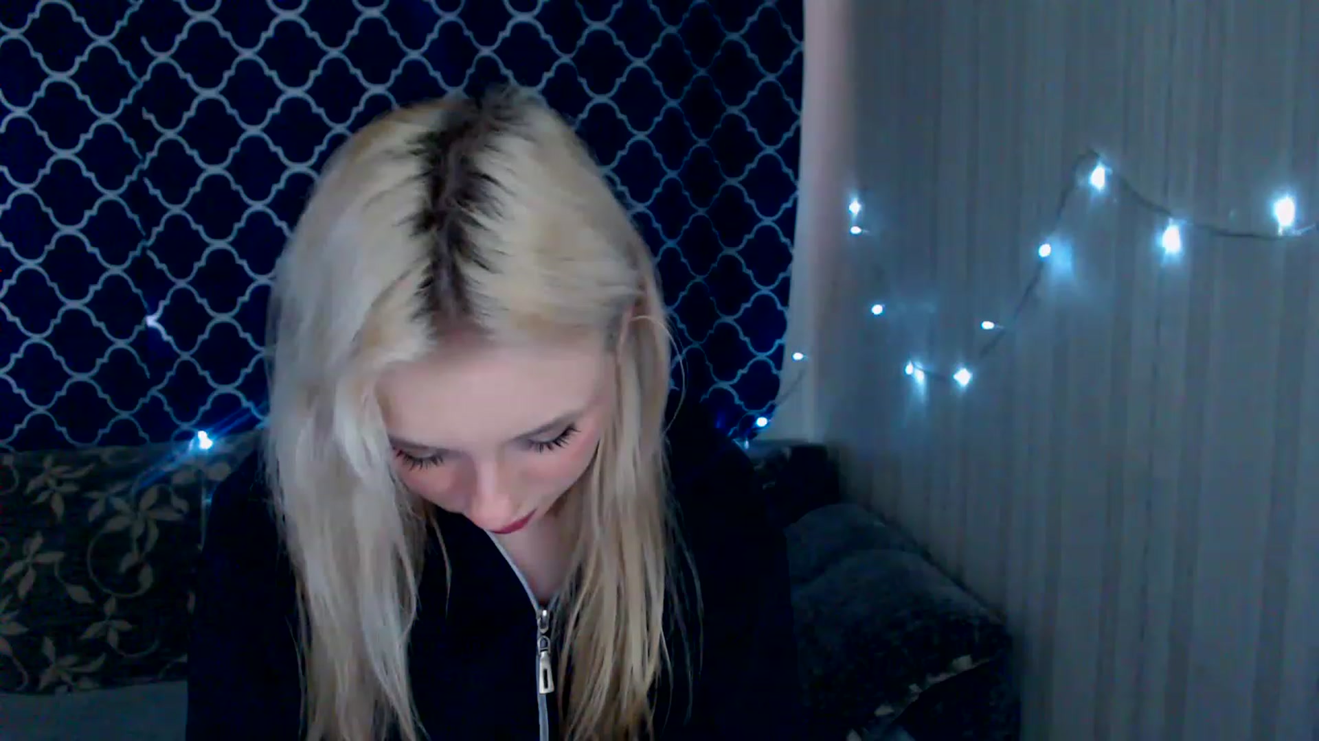 Gallery image thumbnail from Ririma_xo's myfreecams stream on, 04/22/2023, 10:15 image 7 of 20