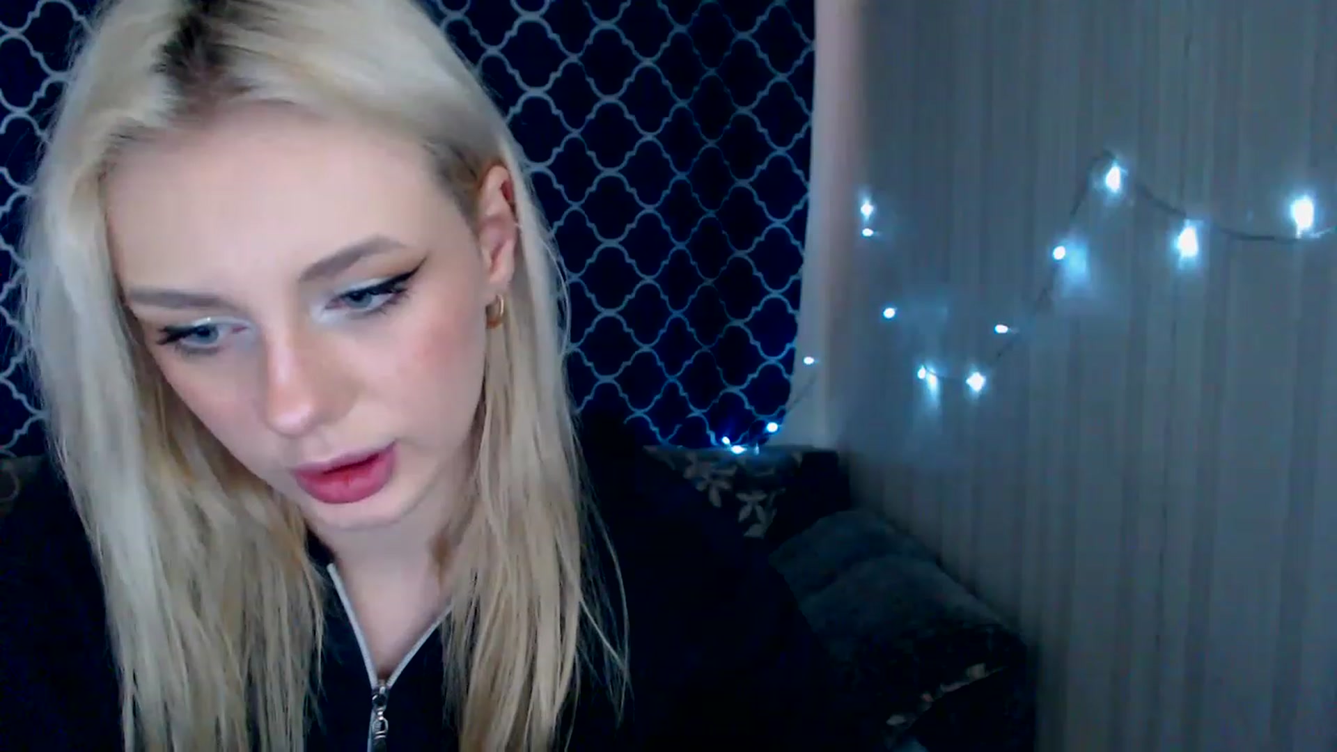 Gallery image thumbnail from Ririma_xo's myfreecams stream on, 04/22/2023, 10:15 image 9 of 20