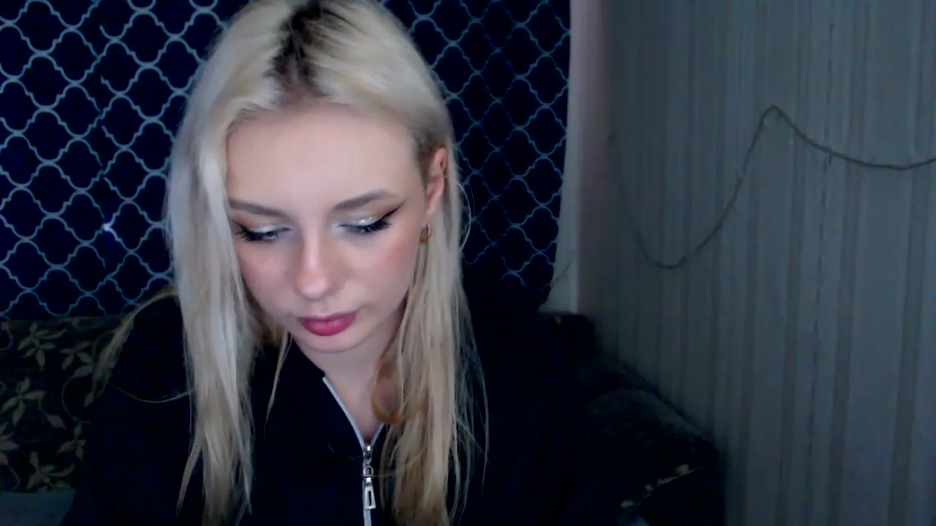 Gallery image thumbnail from Ririma_xo's myfreecams stream on, 04/22/2023, 10:15 image 3 of 20