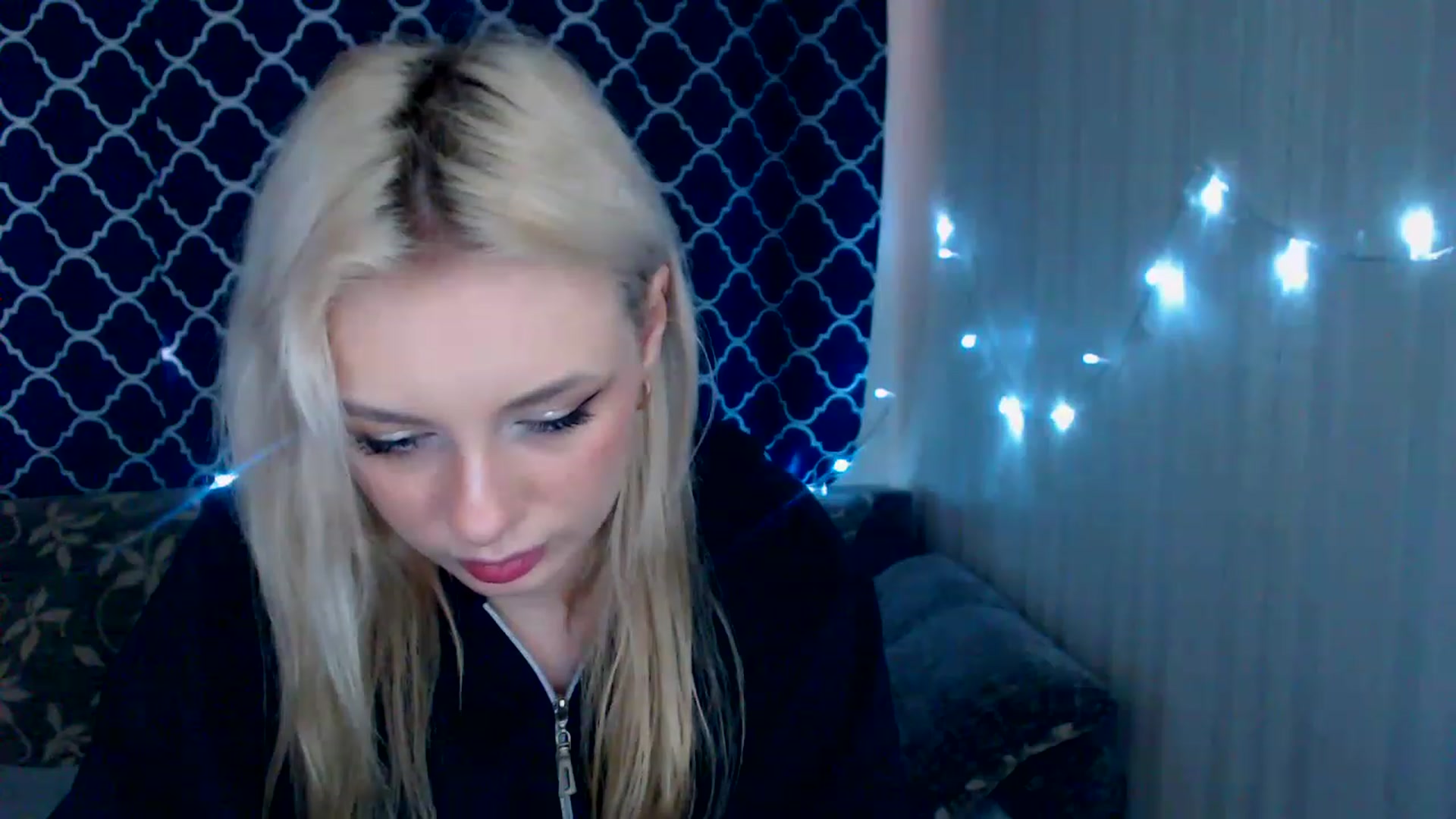 Gallery image thumbnail from Ririma_xo's myfreecams stream on, 04/22/2023, 10:15 image 8 of 20
