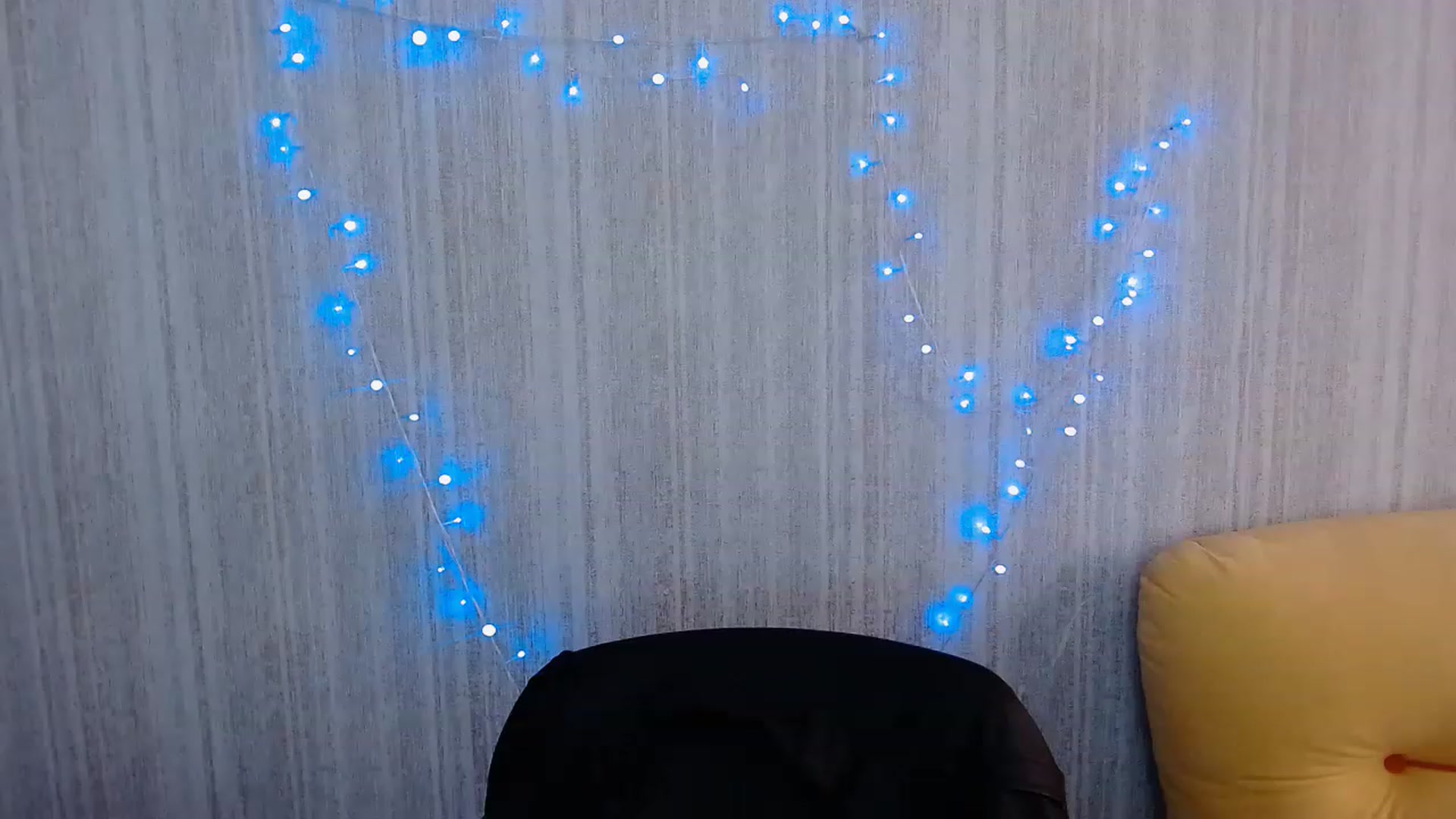 Gallery image thumbnail from Ririma_xo's myfreecams stream on, 04/25/2023, 08:08 image 4 of 20