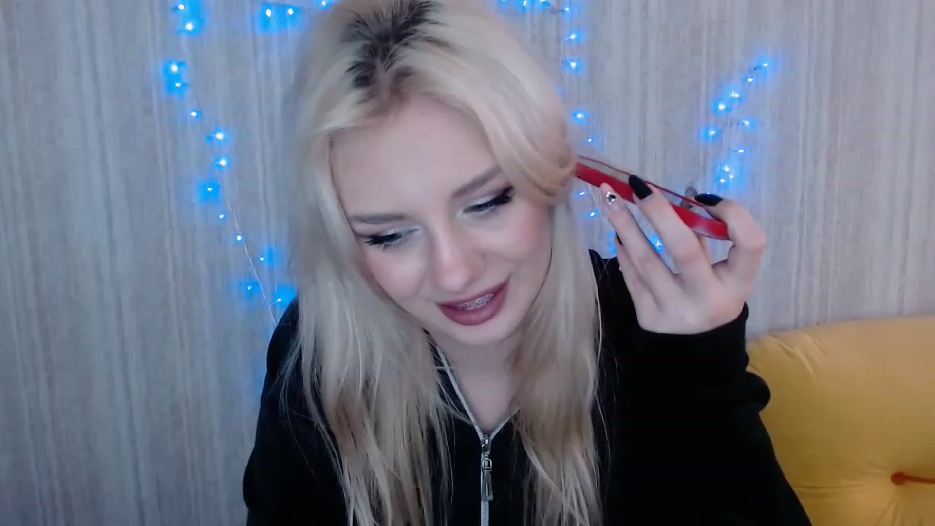 Gallery image thumbnail from Ririma_xo's myfreecams stream on, 04/25/2023, 10:53 image 1 of 20