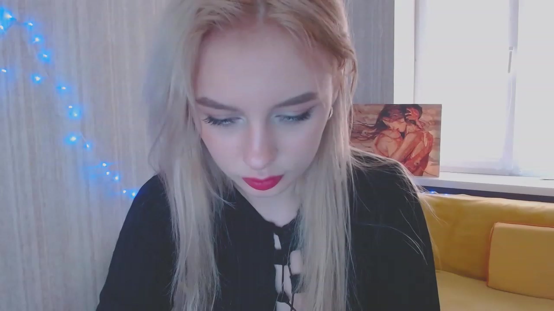 Gallery image thumbnail from Ririma_xo's myfreecams stream on, 05/04/2023, 12:14 image 10 of 20