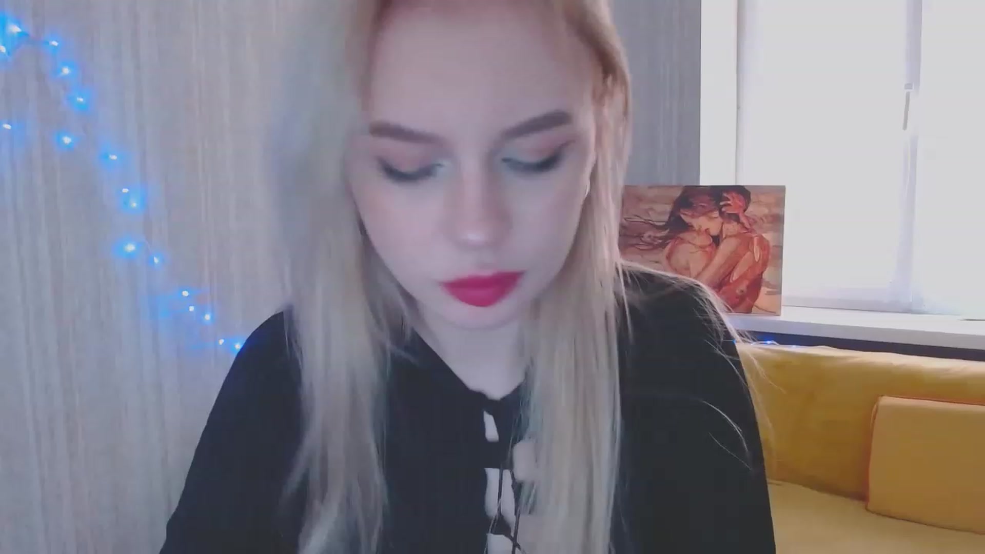 Gallery image thumbnail from Ririma_xo's myfreecams stream on, 05/04/2023, 12:14 image 11 of 20