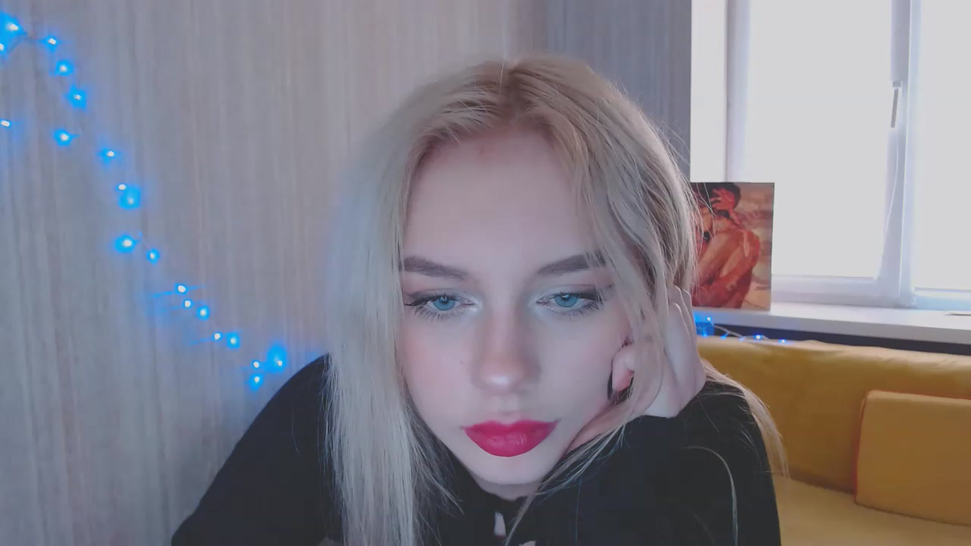 Gallery image thumbnail from Ririma_xo's myfreecams stream on, 05/04/2023, 12:14 image 2 of 20
