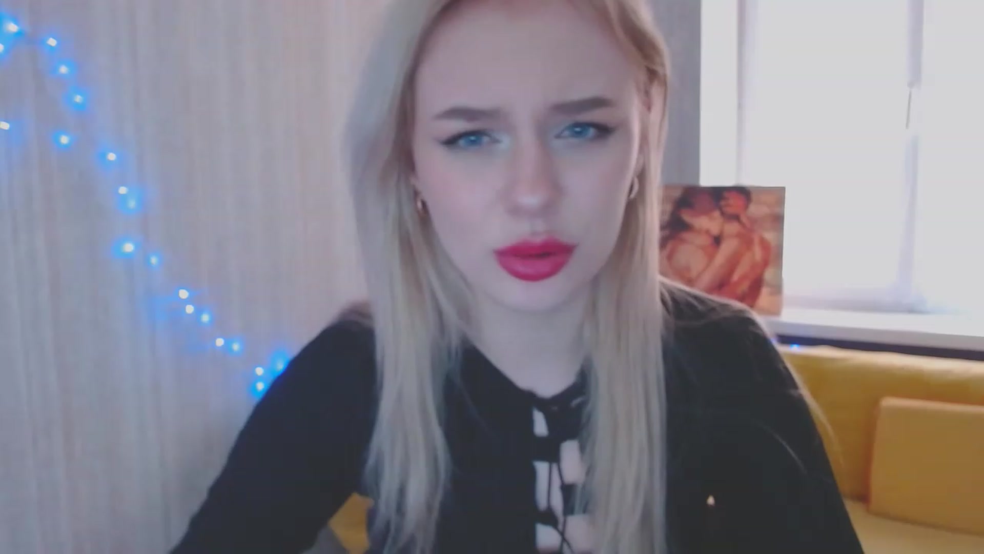 Gallery image thumbnail from Ririma_xo's myfreecams stream on, 05/04/2023, 12:14 image 13 of 20