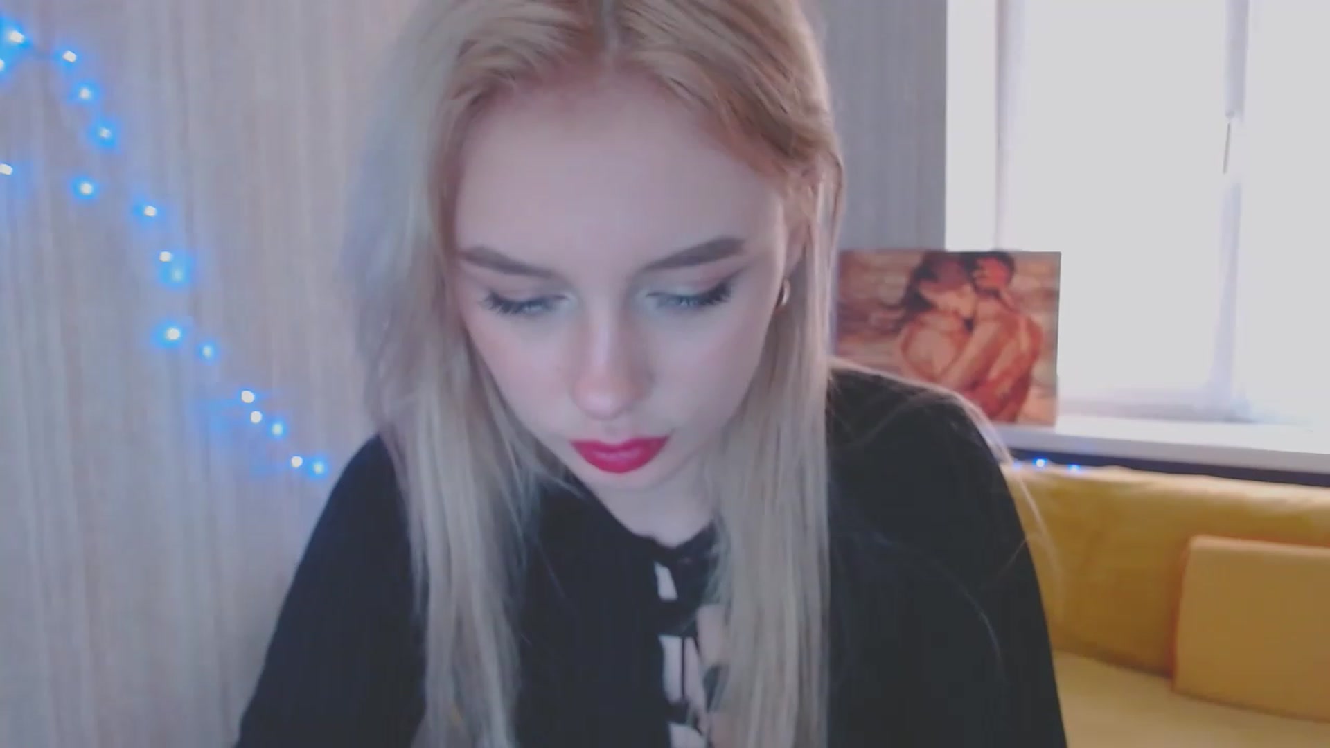 Gallery image thumbnail from Ririma_xo's myfreecams stream on, 05/04/2023, 12:14 image 14 of 20