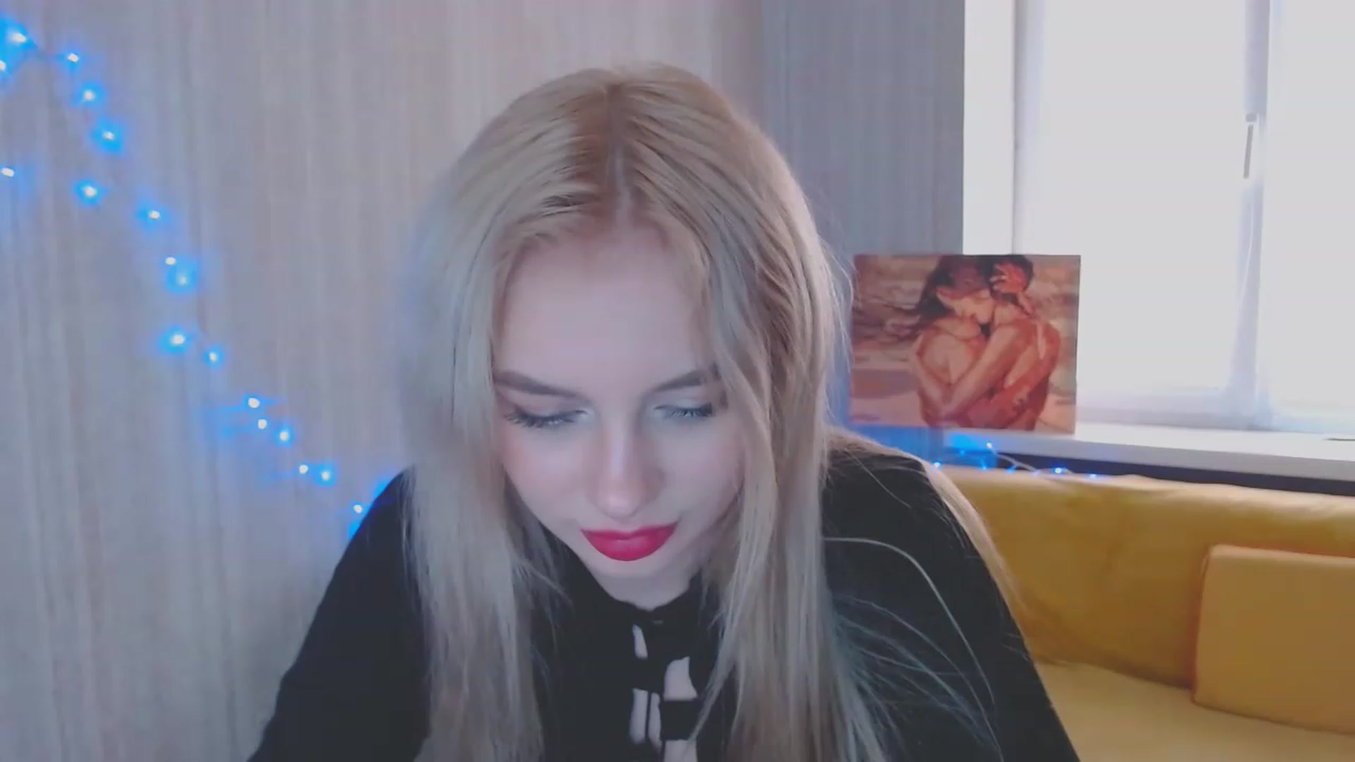 Gallery image thumbnail from Ririma_xo's myfreecams stream on, 05/04/2023, 12:14 image 3 of 20