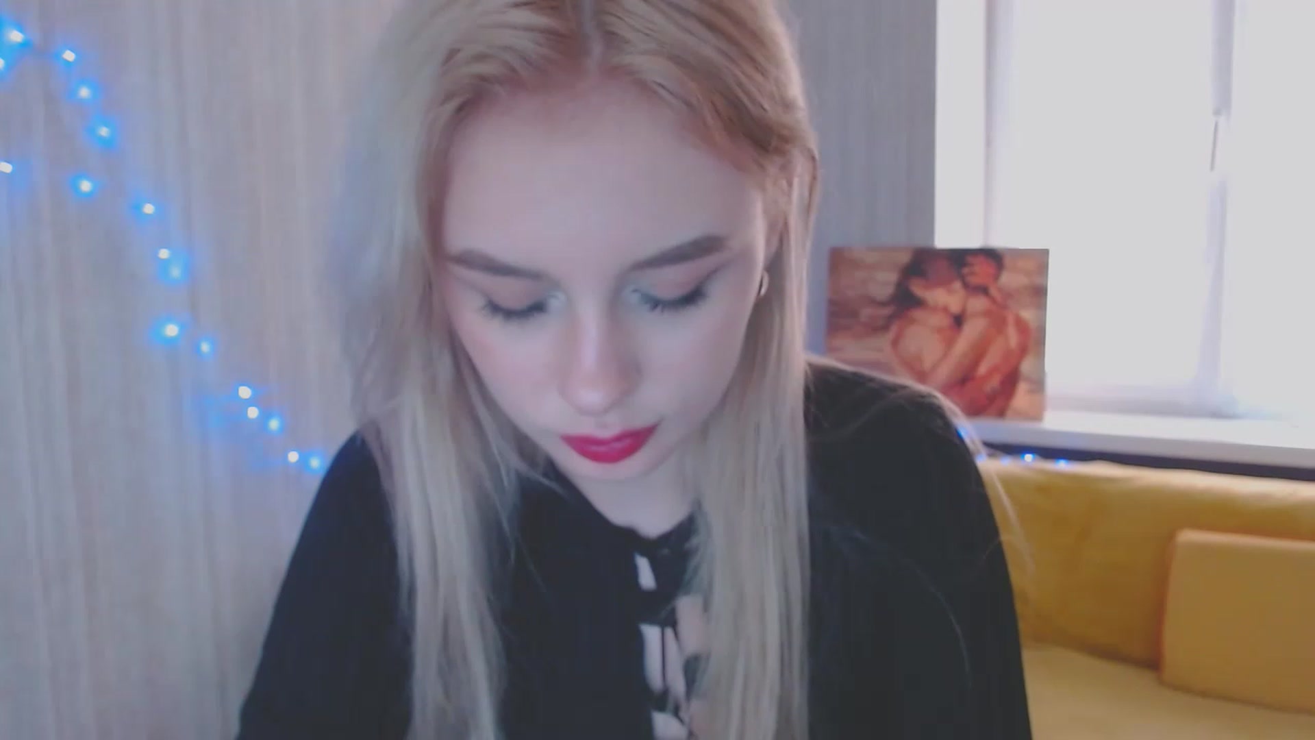 Gallery image thumbnail from Ririma_xo's myfreecams stream on, 05/04/2023, 12:14 image 15 of 20